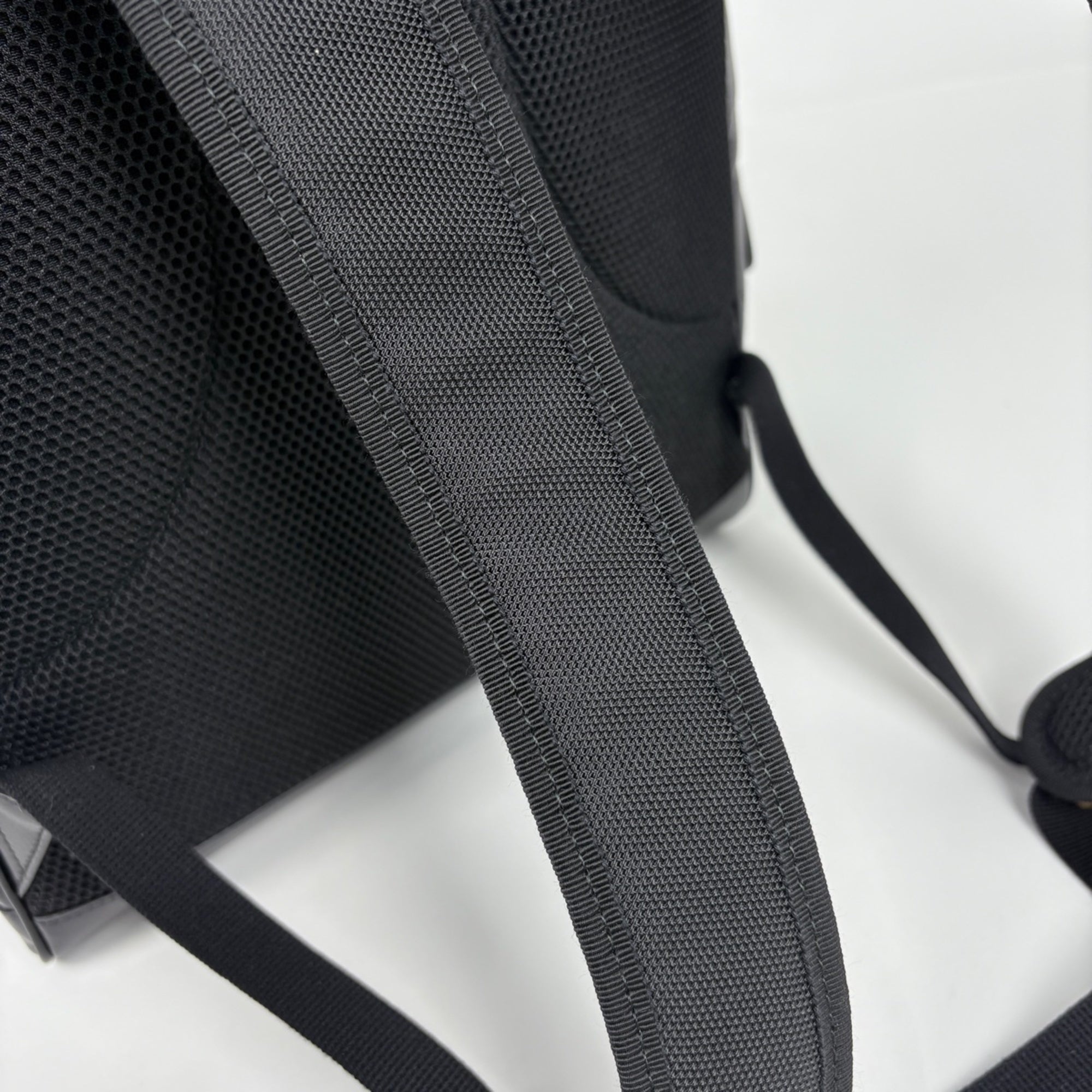 Gucci Gg Marmont Black Leather Backpack (Pre-Owned)