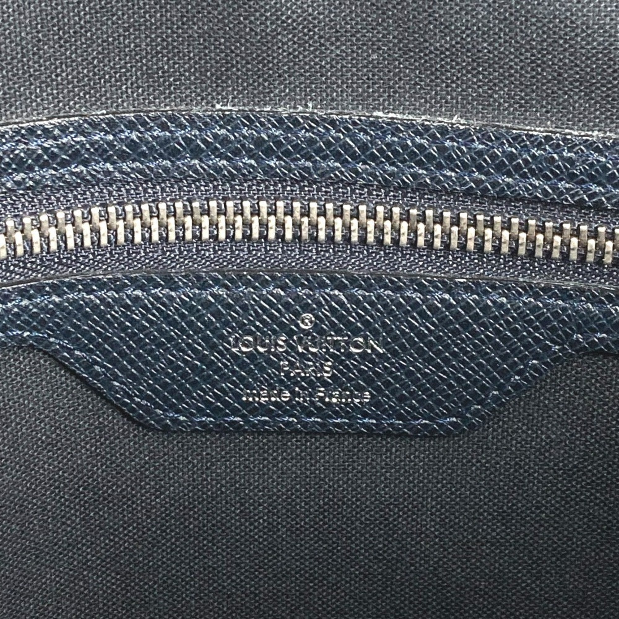 Louis Vuitton Boreal Galle Navy Taiga Leather Messenger Bag Shoulder Bag