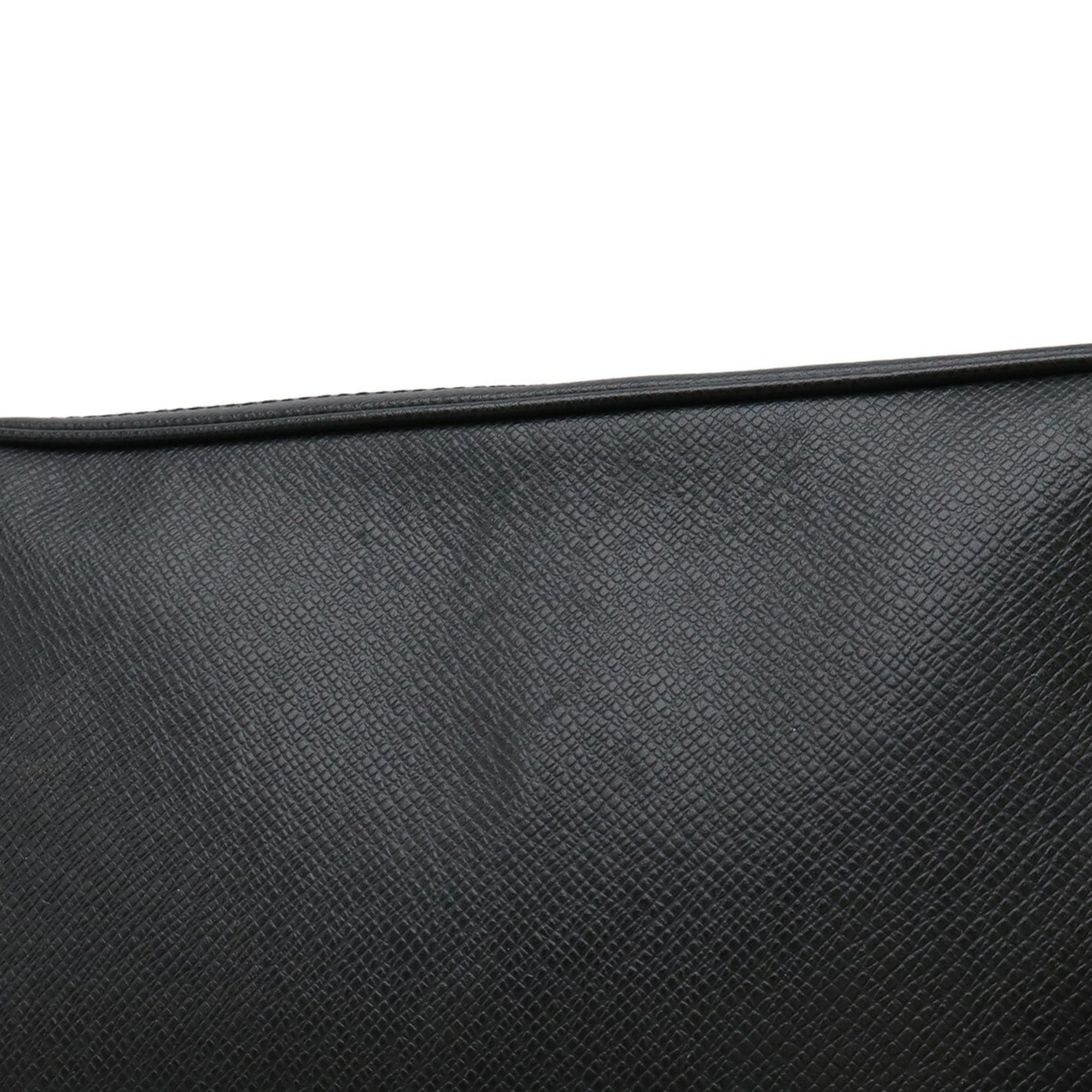 Louis Vuitton Ardoise Black Taiga Leather Leather Clutch Bag
