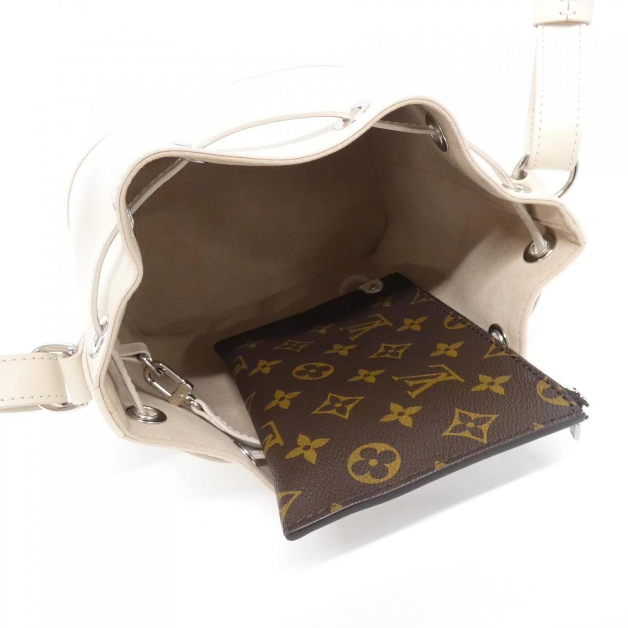 Louis Vuitton White Leather Handbag