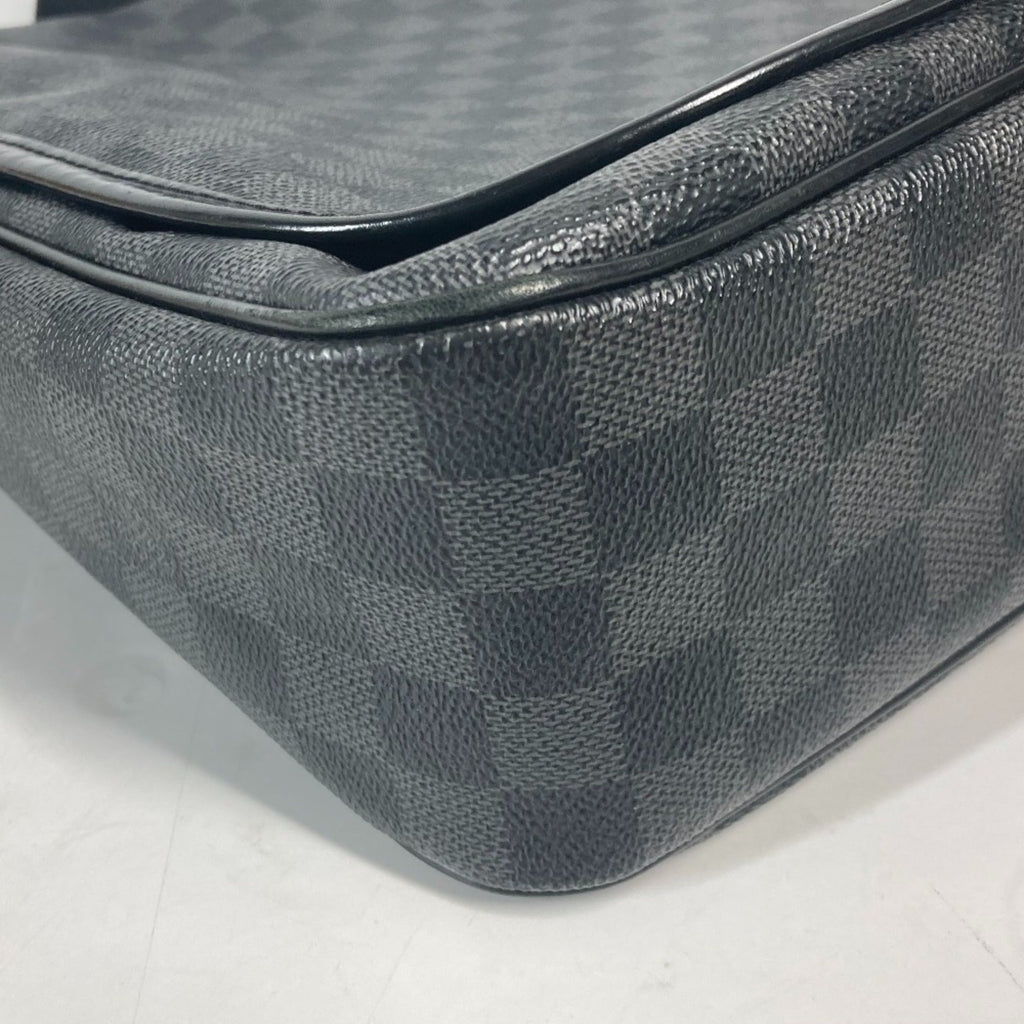Louis Vuitton Black Damier Graphite Messenger Bag Shoulder Bag