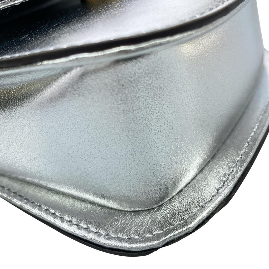 Gucci Silver Leather Handbag (Pre-Owned)
