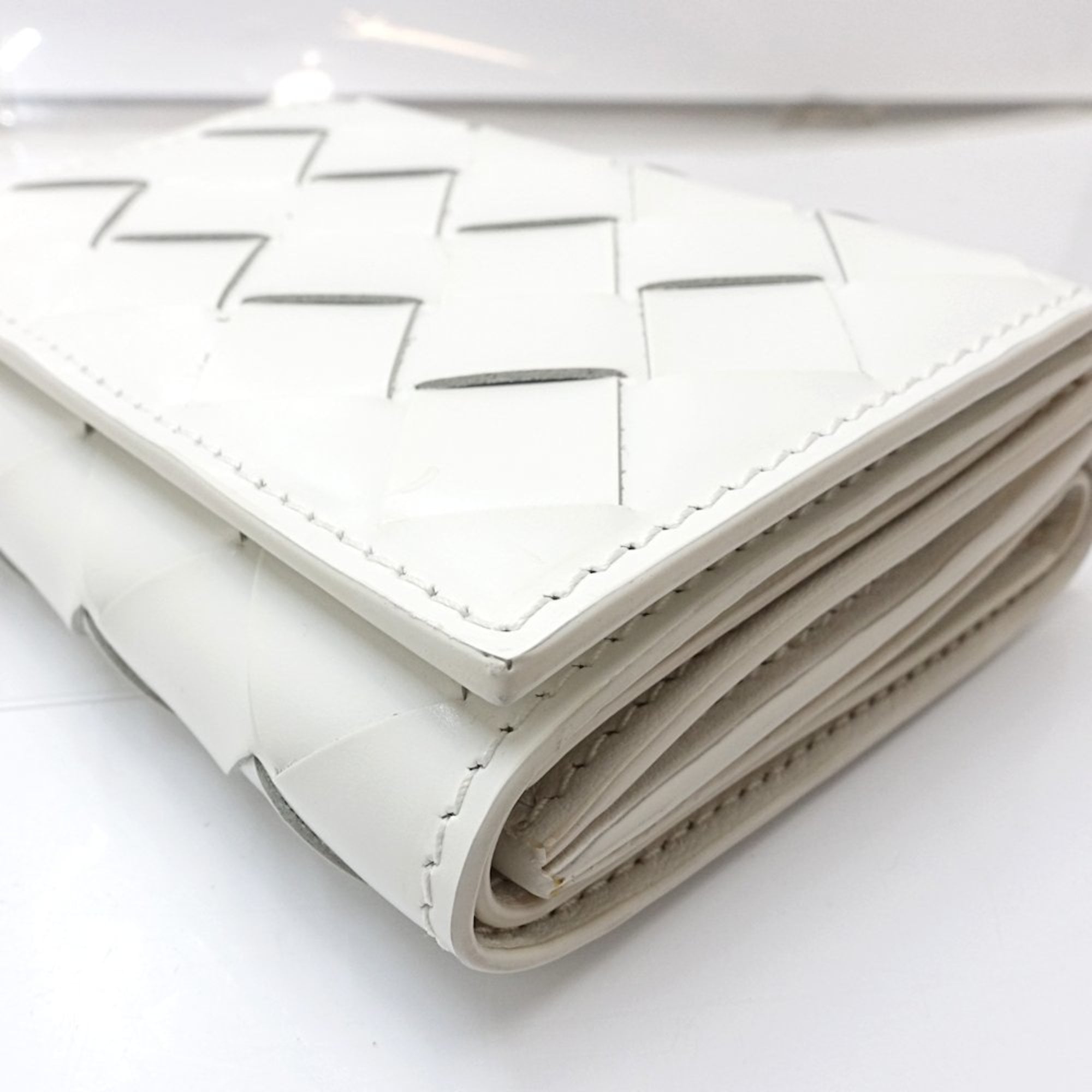 Bottega Veneta Intrecciato White Leather Wallet (Tri-Fold)