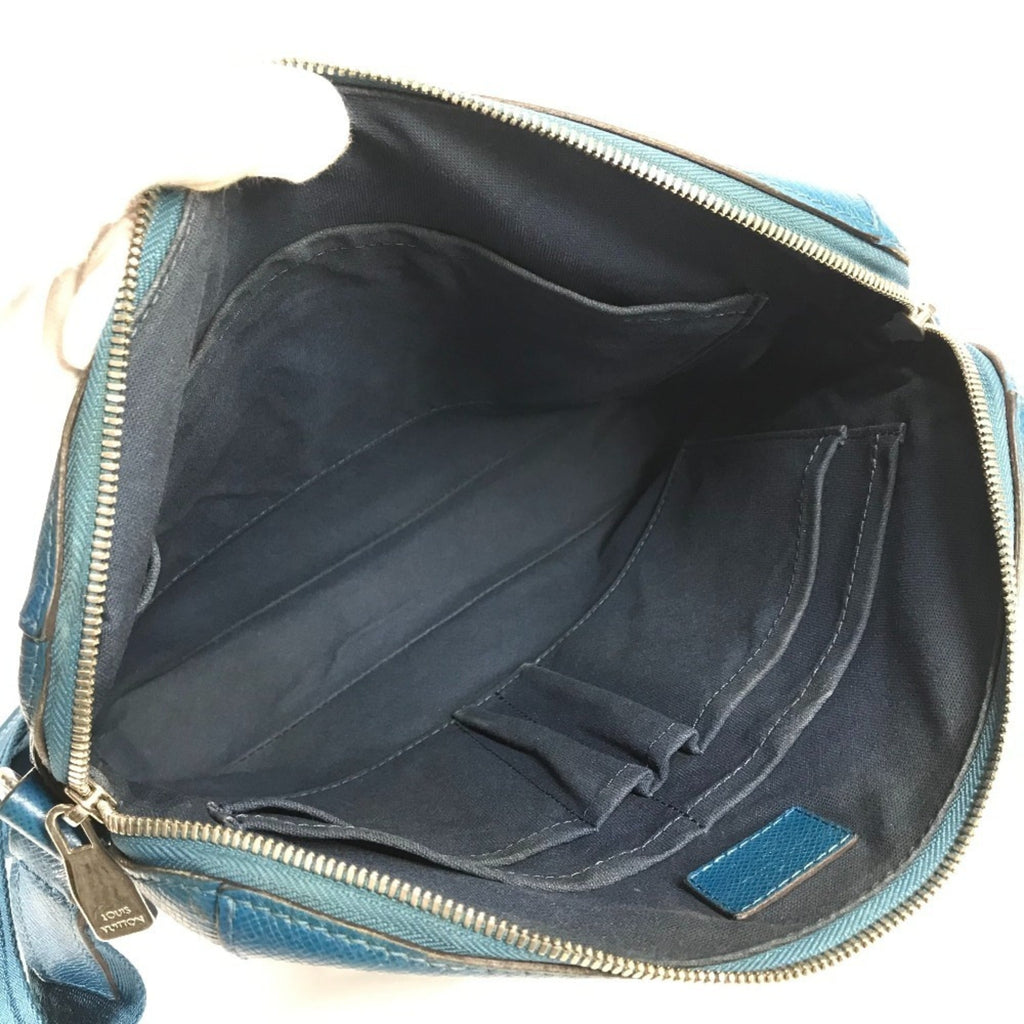Louis Vuitton Blue Taiga Leather Messenger Bag Shoulder Bag