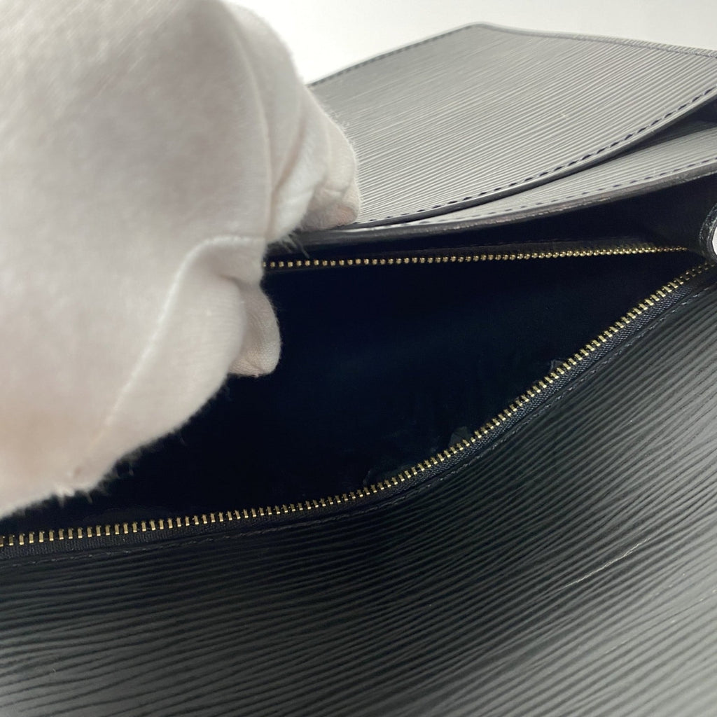 Louis Vuitton Black Noir Epi Leather Handbag Shoulder Bag