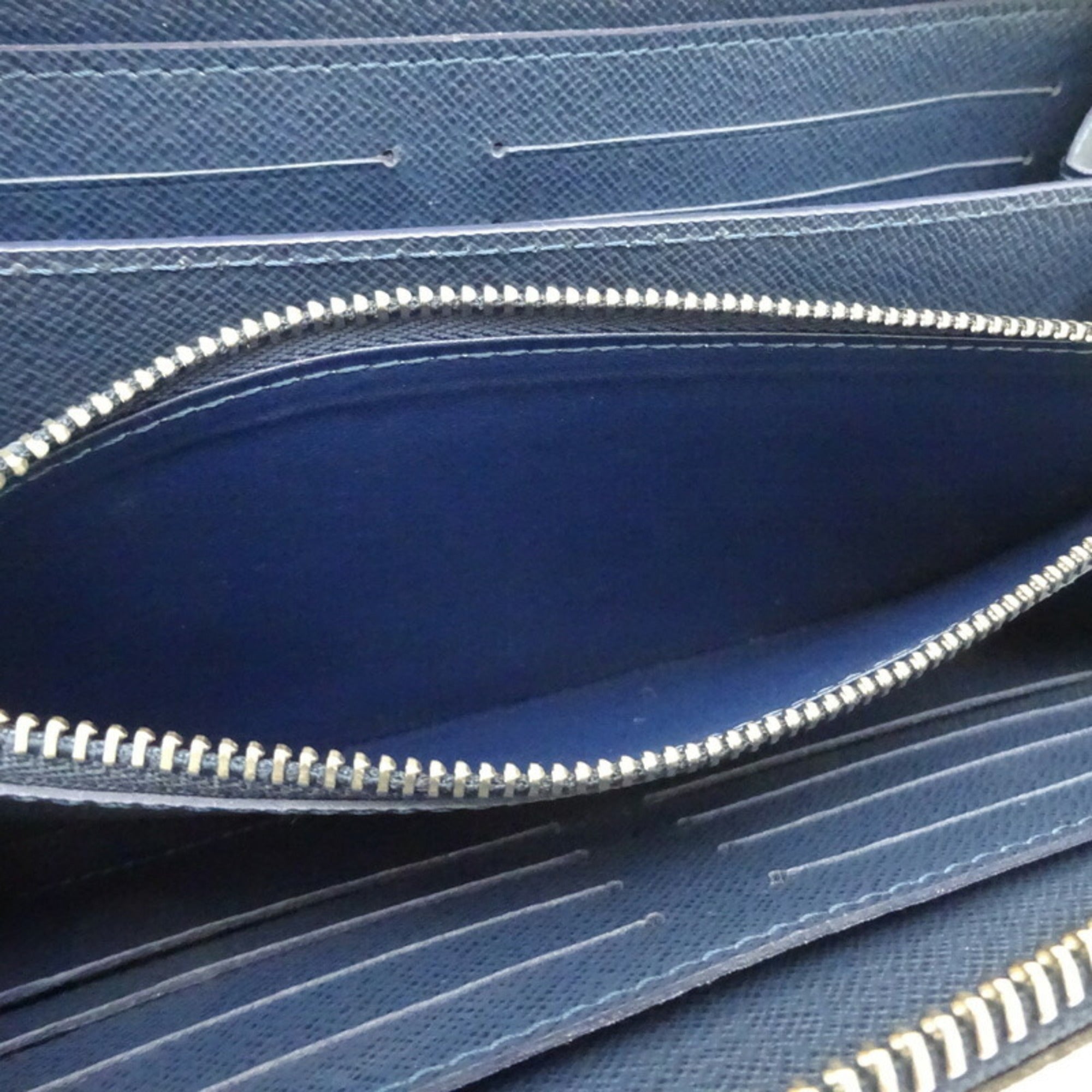Louis Vuitton Taiga Blue Ocean Taiga Leather Pochette