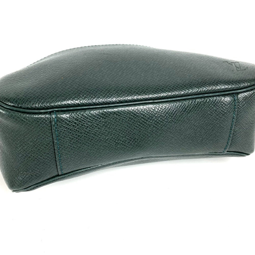 Louis Vuitton Taiga Episea Green Taiga Leather Clutch Bag