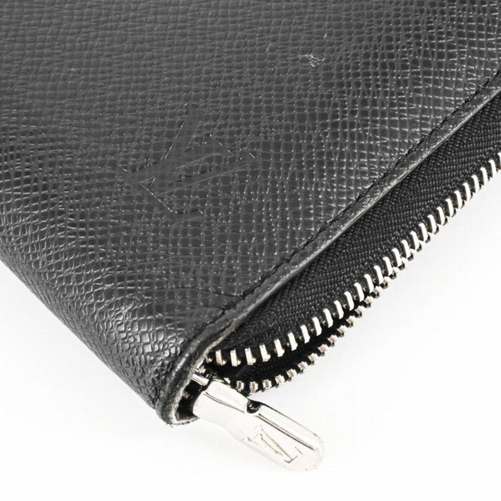 Louis Vuitton Black Taiga Leather Wallet (Tri-Fold)