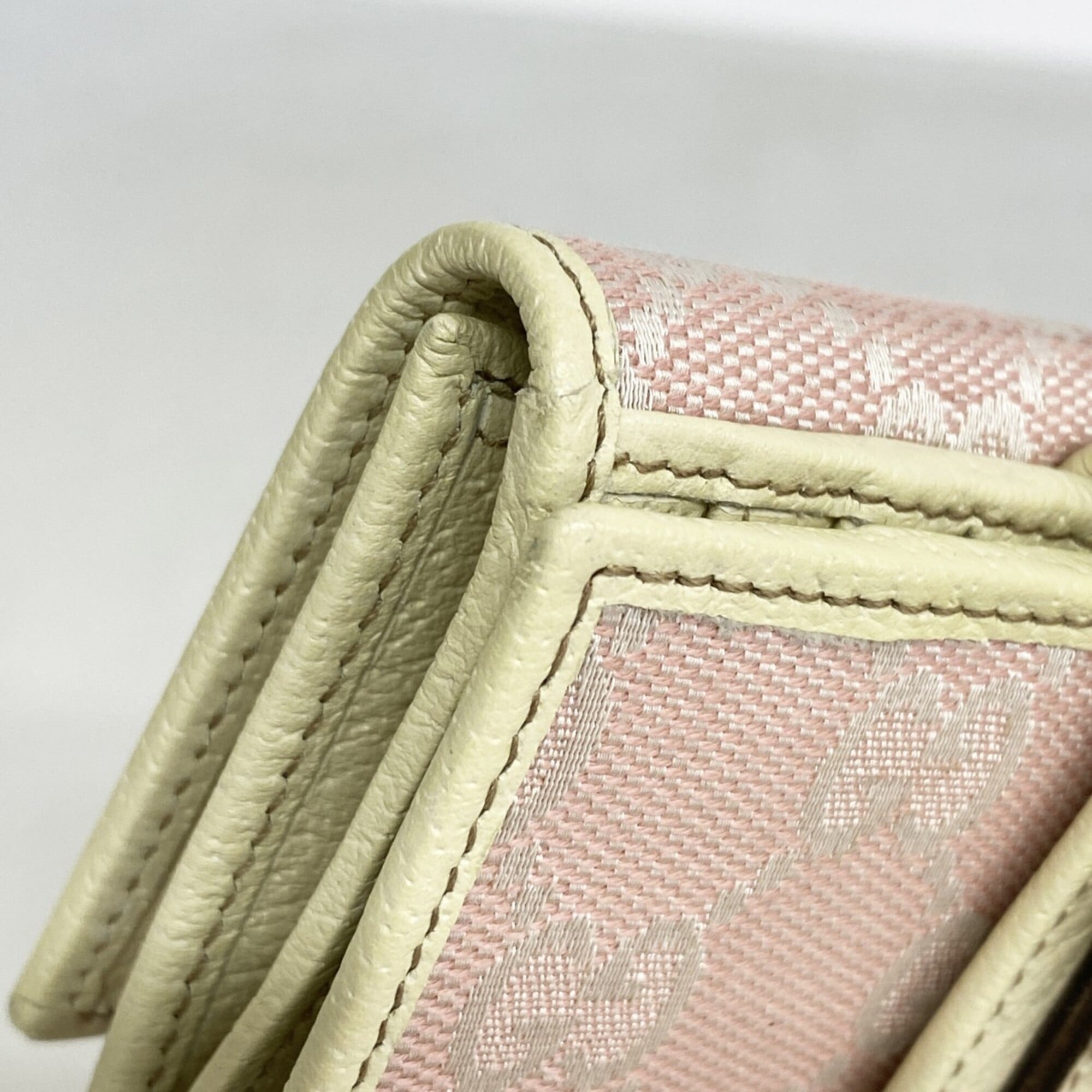 Gucci Pink Canvas Wallet (Bi-Fold) (Pre-Owned)