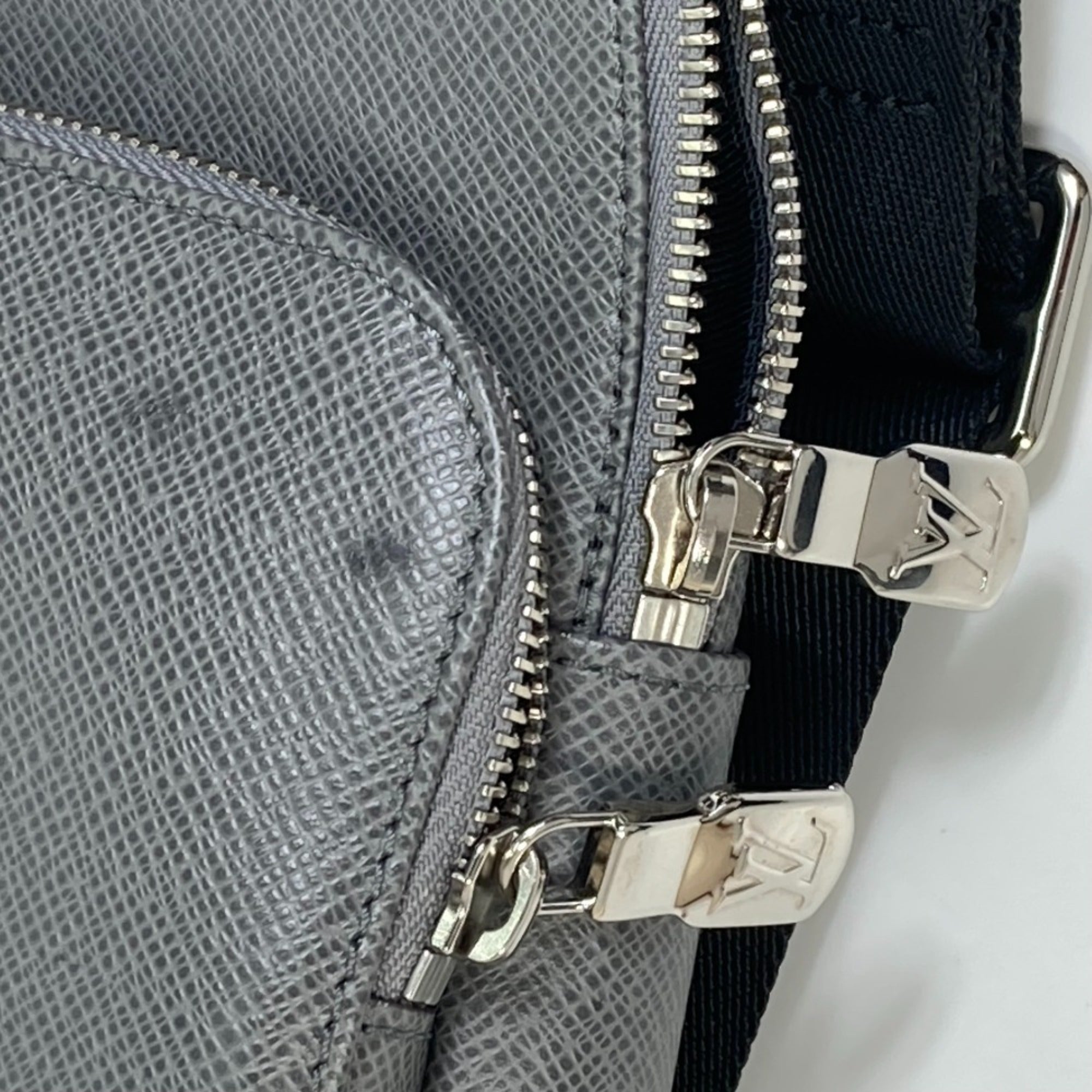 Louis Vuitton Taiga Gray Gris Taiga Leather Shoulder Bag