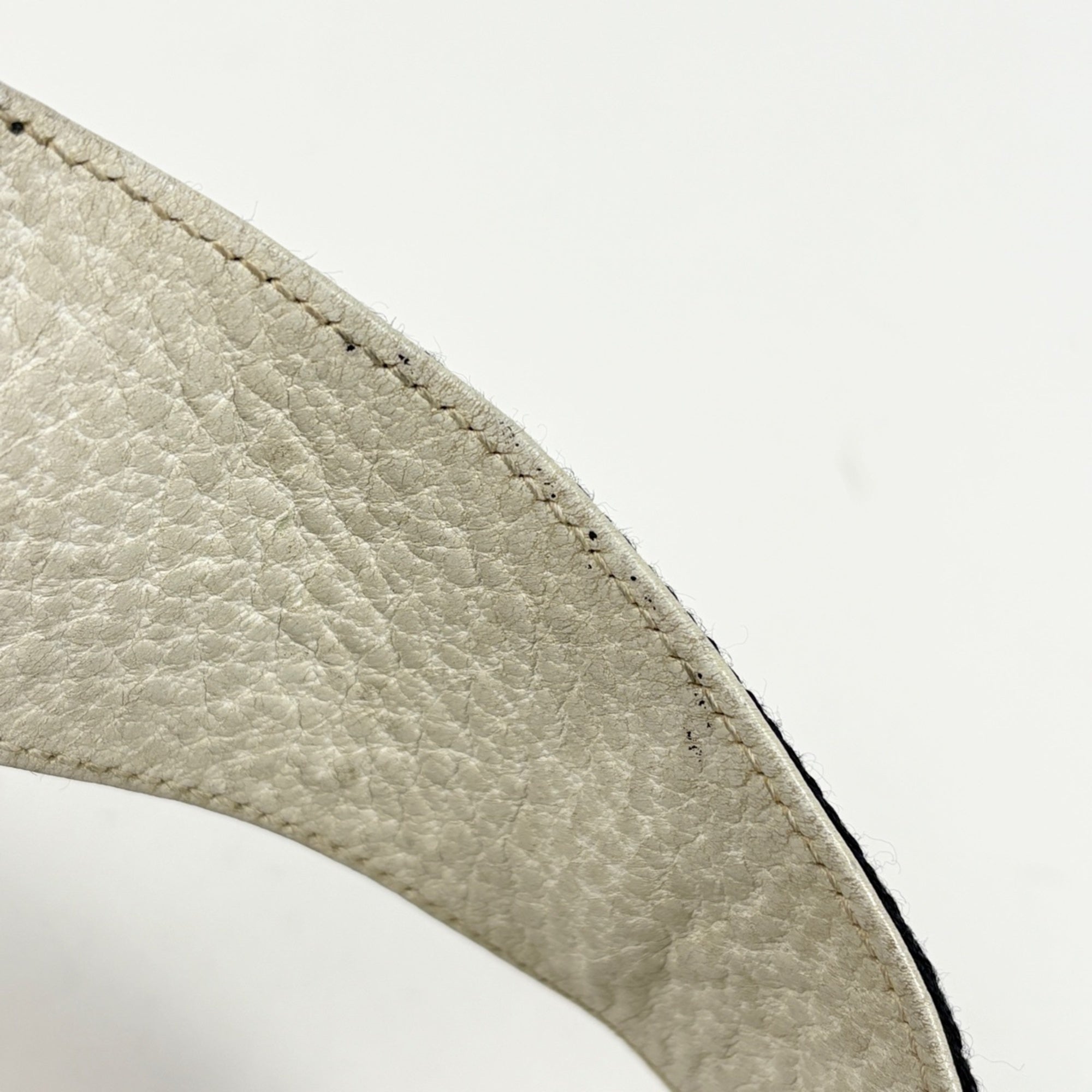 Gucci White Leather Shoulder Bag (Pre-Owned)