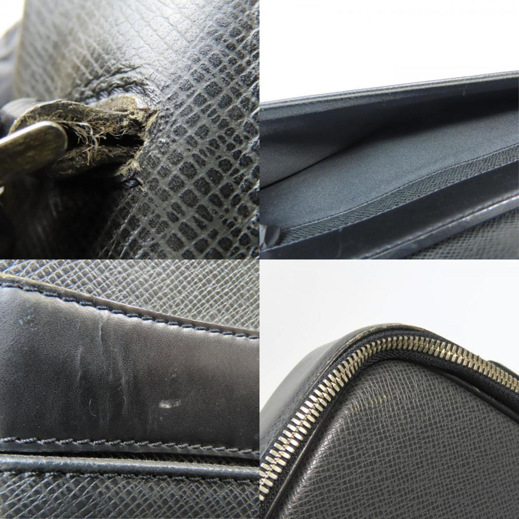 Louis Vuitton Ardoise Taiga Leather Shoulder Bag