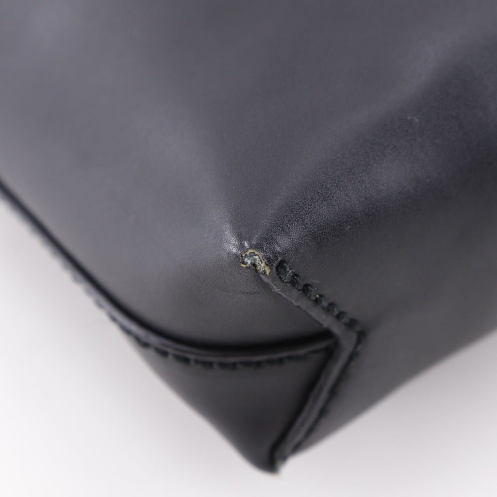 Gucci Black Gg Supreme Messenger Bag Shoulder Bag (Pre-Owned)