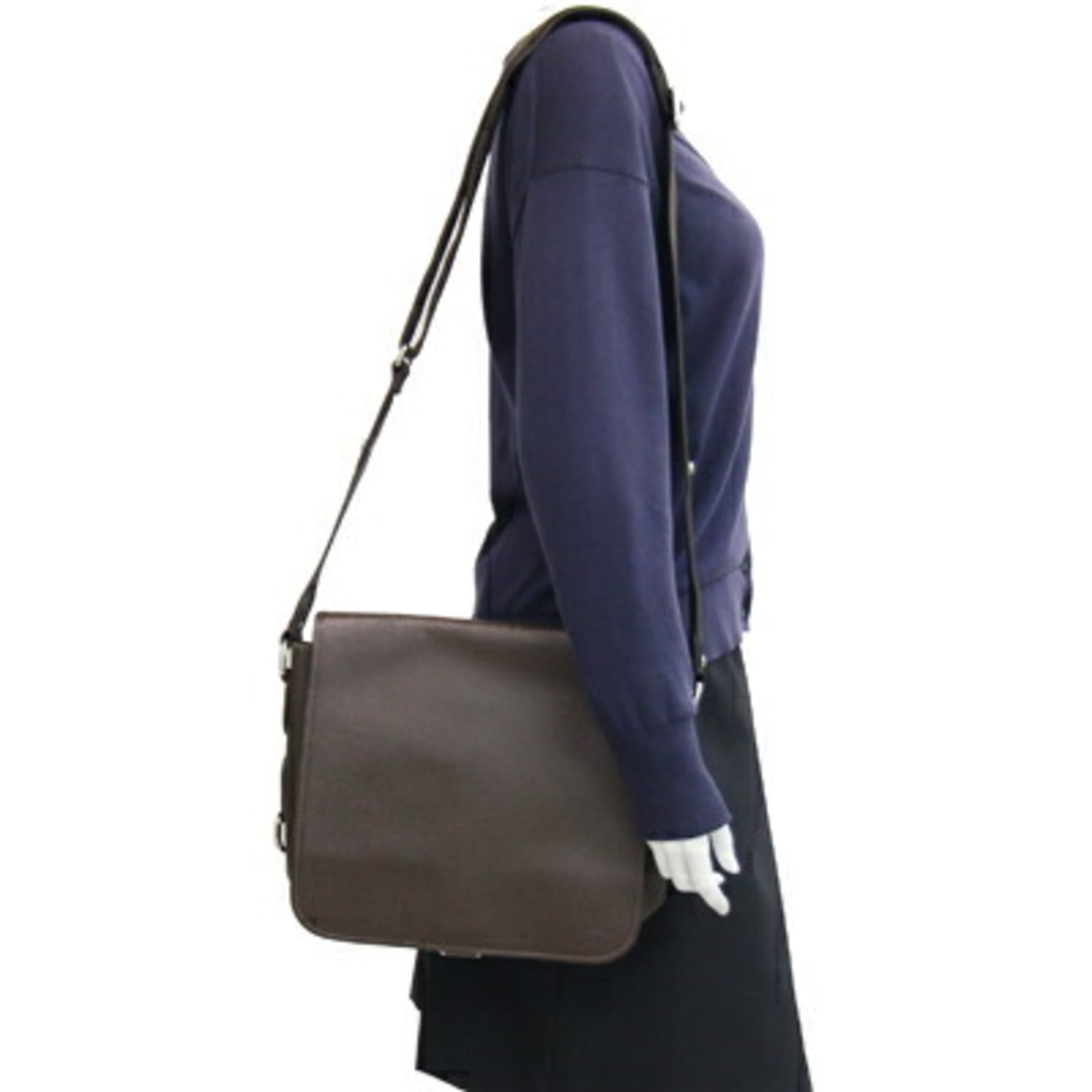 Louis Vuitton Taiga Brown Grizzly Taiga Leather Handbag Shoulder Bag