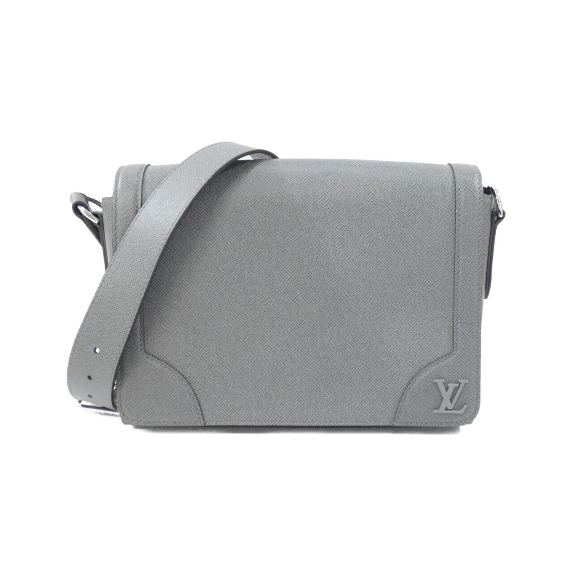Louis Vuitton Taiga Gris Leather Shoulder Bag