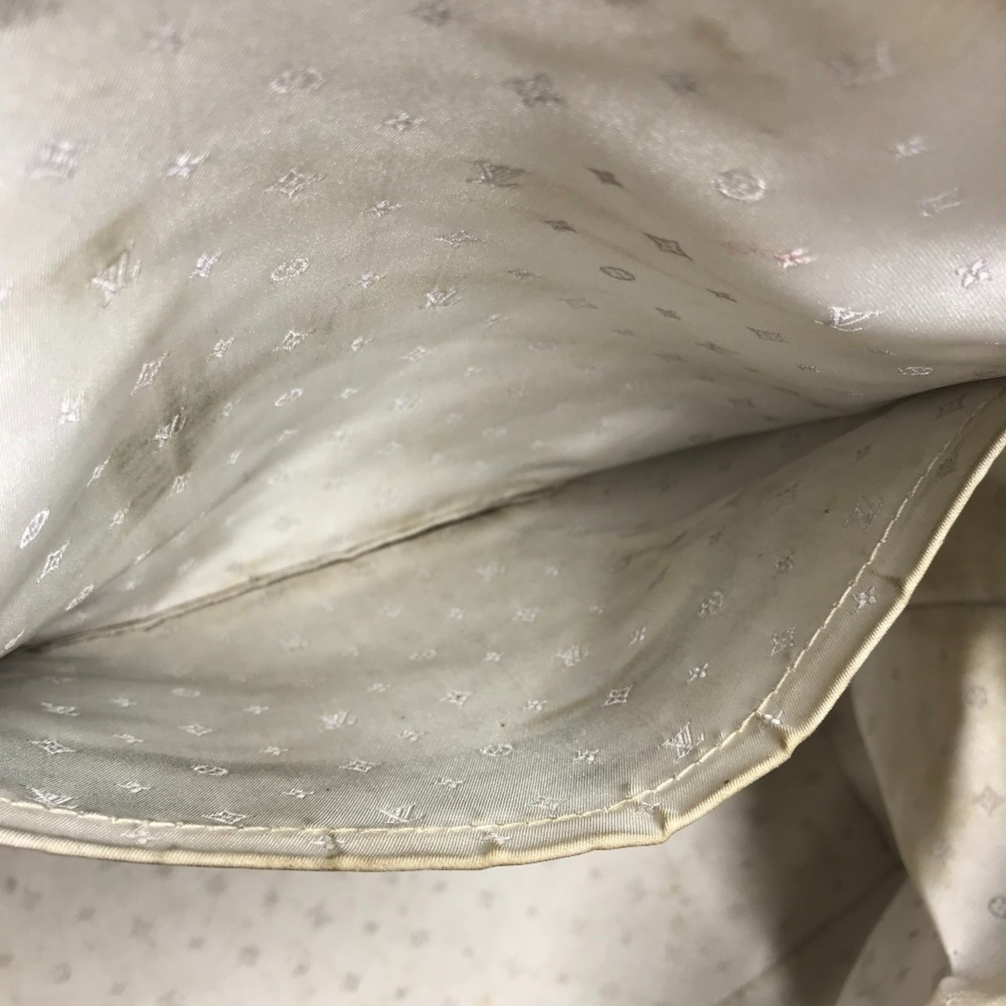 Louis Vuitton Blanc White Suhali Leather Handbag Shoulder Bag Tote Bag
