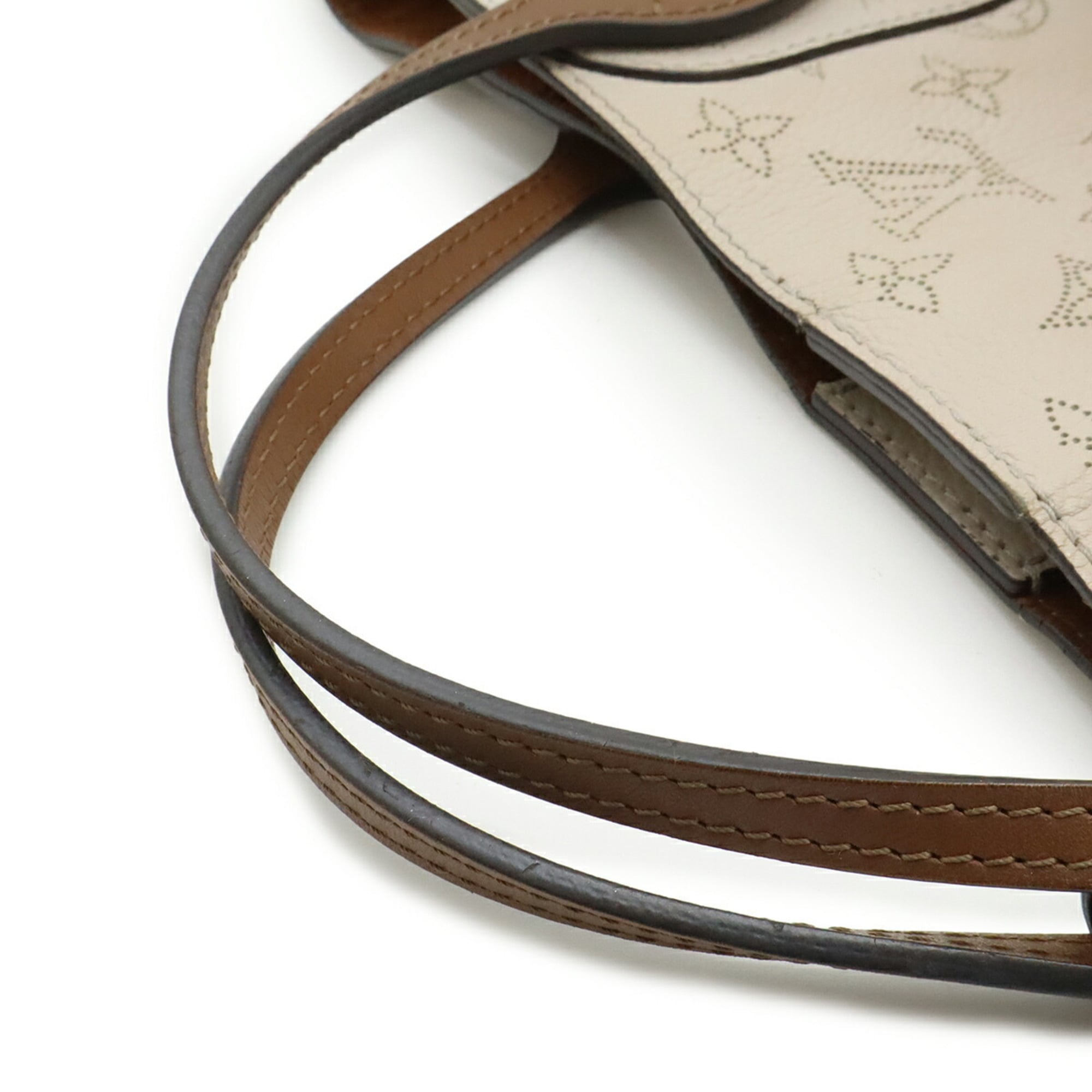 Louis Vuitton Light Beige Mahina Leather Handbag Pouch Shoulder Bag