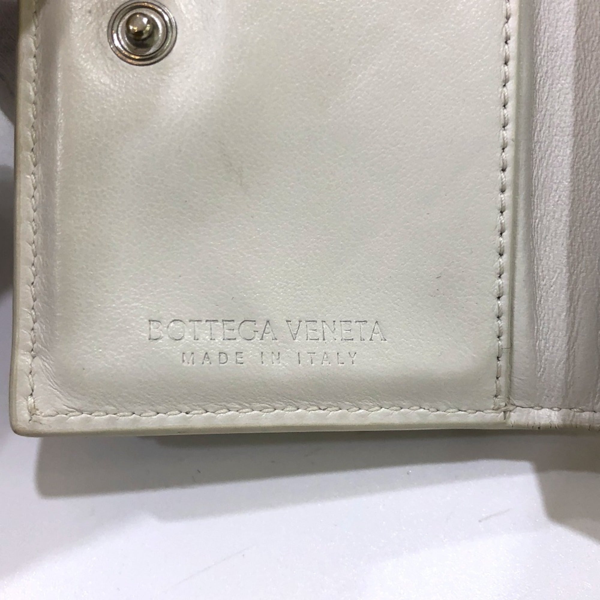 Bottega Veneta White Leather Wallet (Tri-Fold)