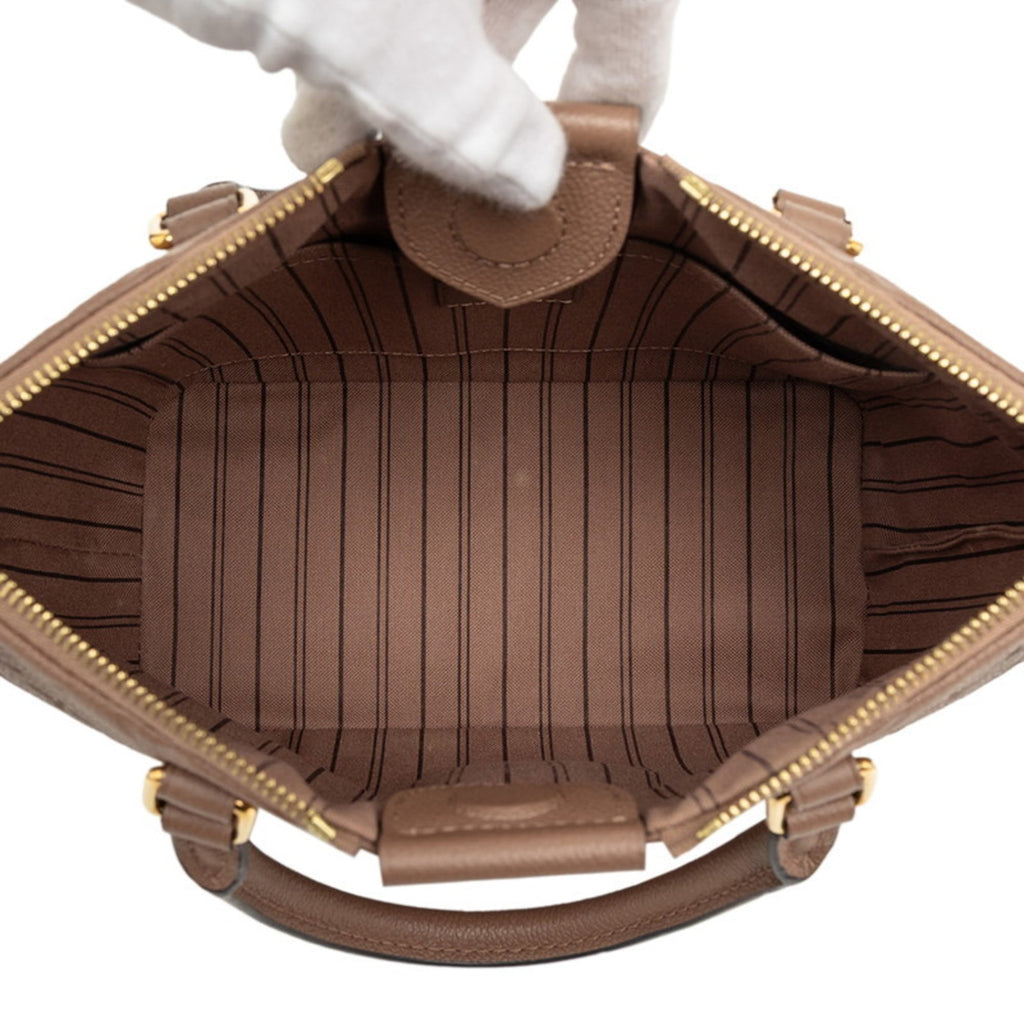 Louis Vuitton Taupe Leather Handbag Shoulder Bag