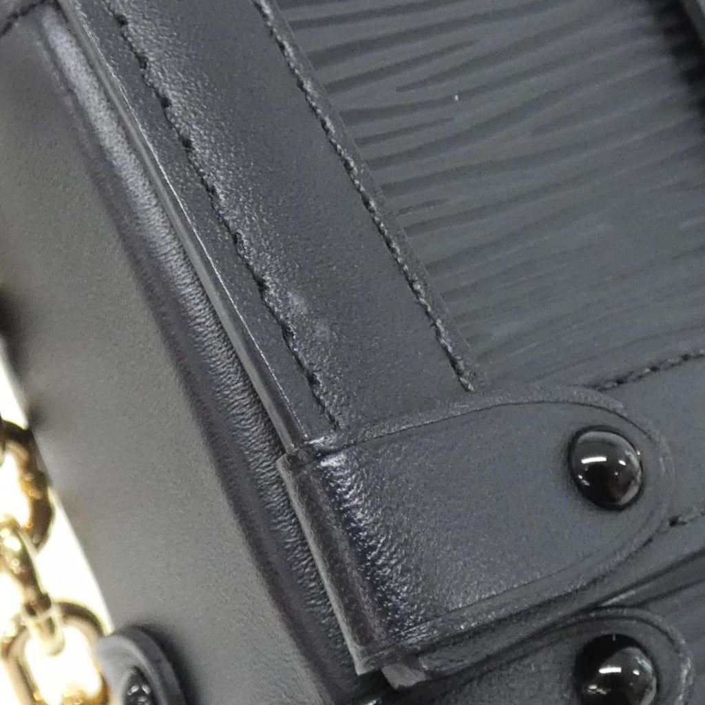 Louis Vuitton Gold Leather Pochette Shoulder Bag