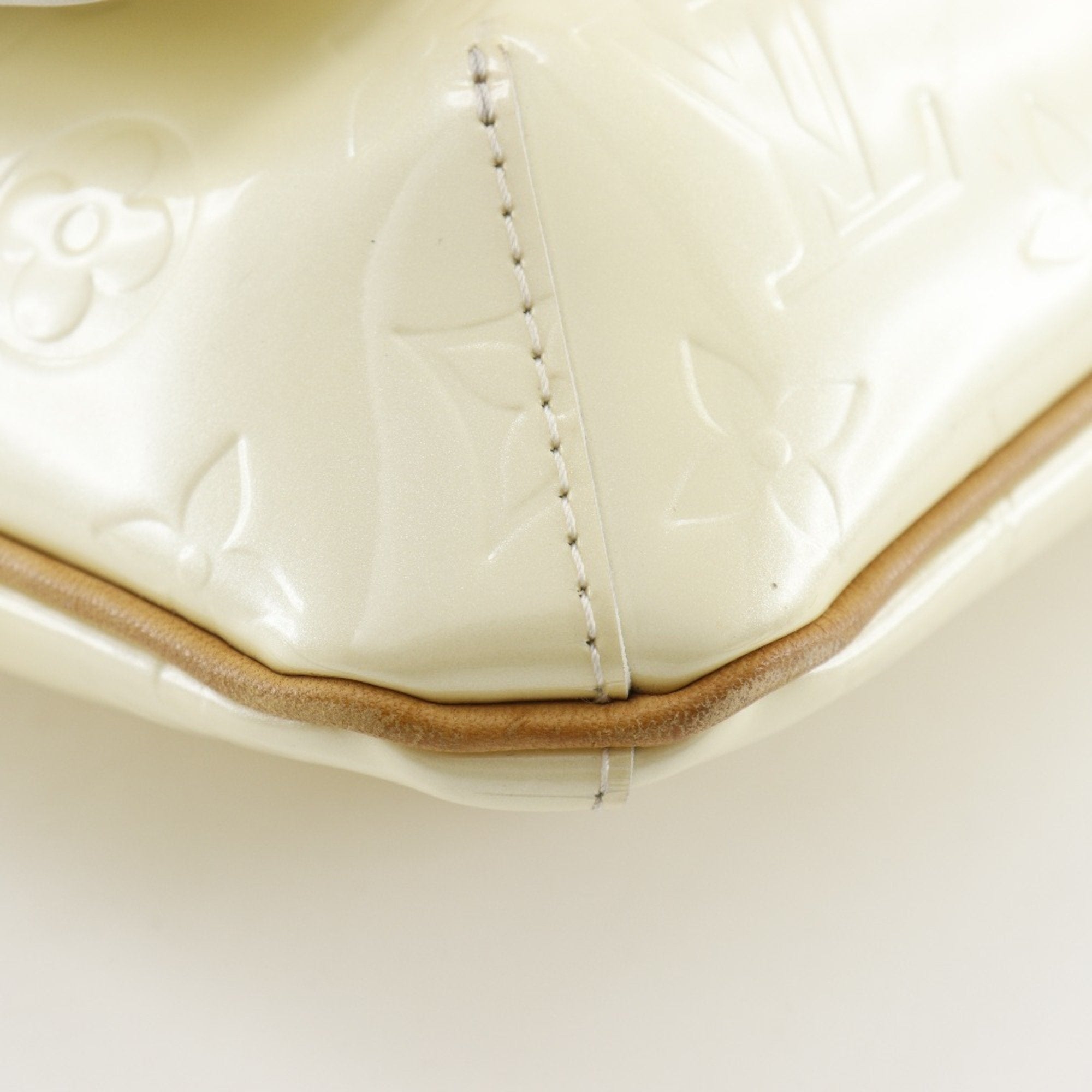 Louis Vuitton Off-White Pearl Monogram Vernis Shoulder Bag