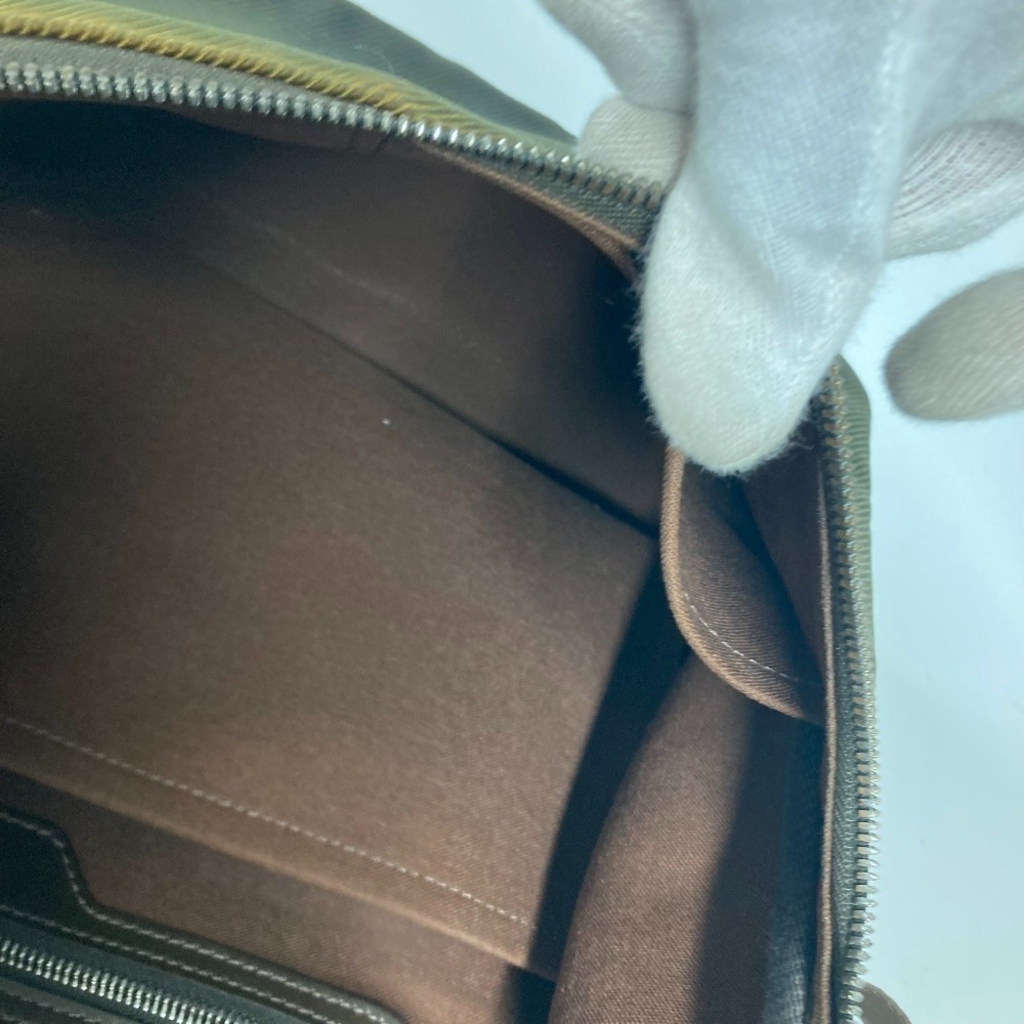 Louis Vuitton Brown Taiga Leather Nylon Messenger Bag Shoulder Bag