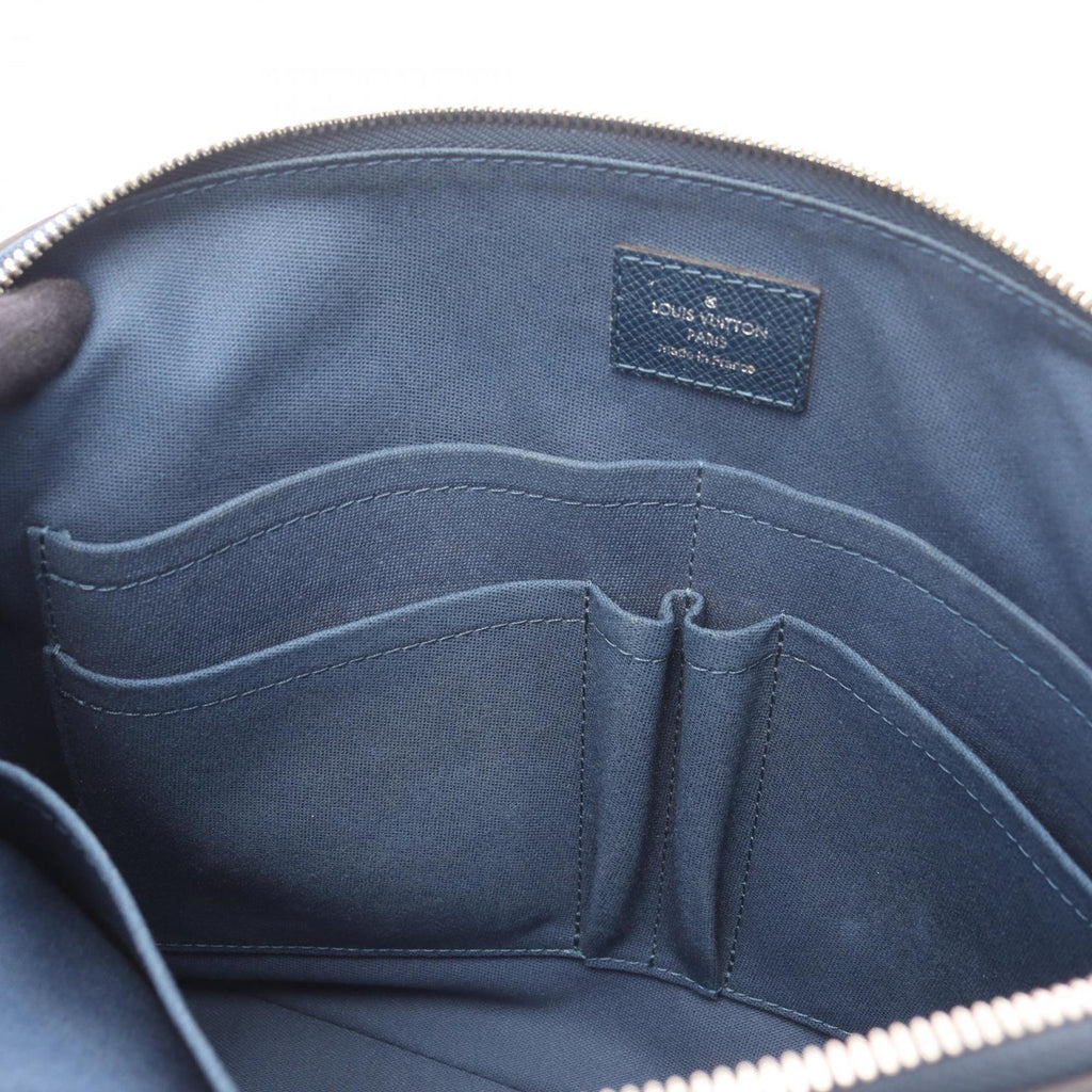 Louis Vuitton Navy Taiga Leather Leather Handbag Shoulder Bag