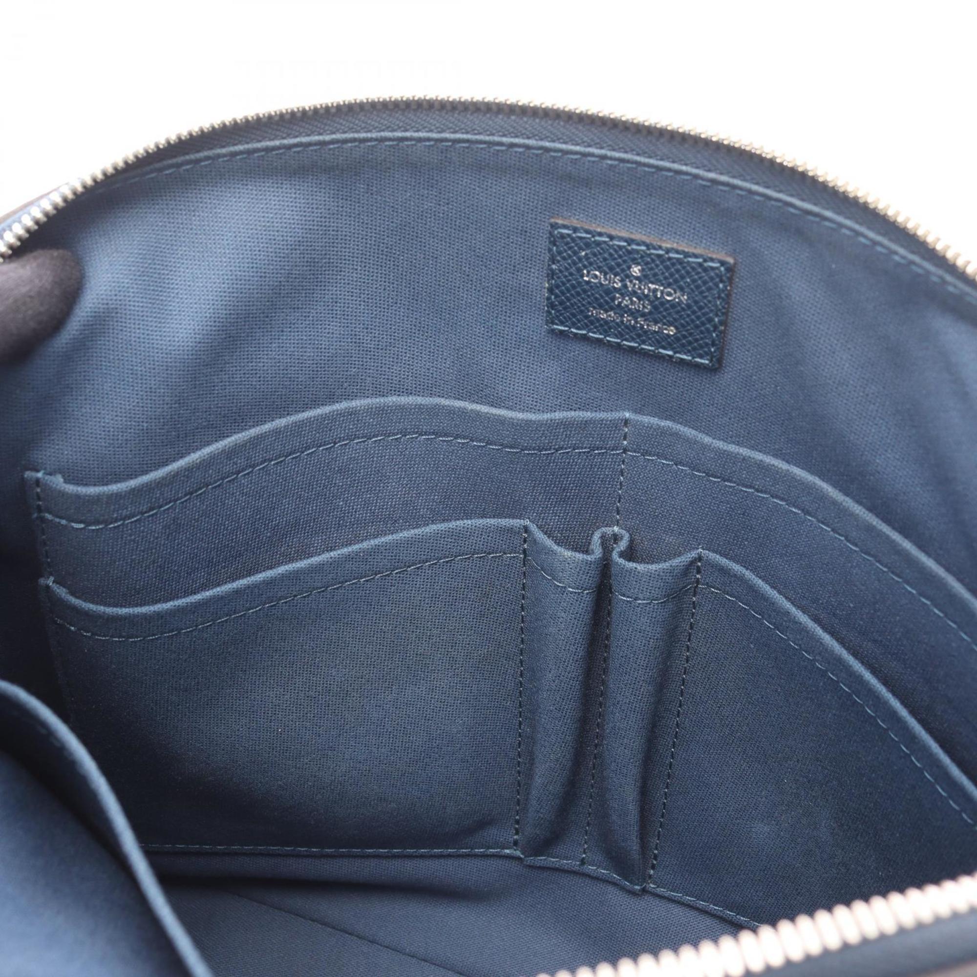 Louis Vuitton Navy Taiga Leather Leather Handbag Shoulder Bag
