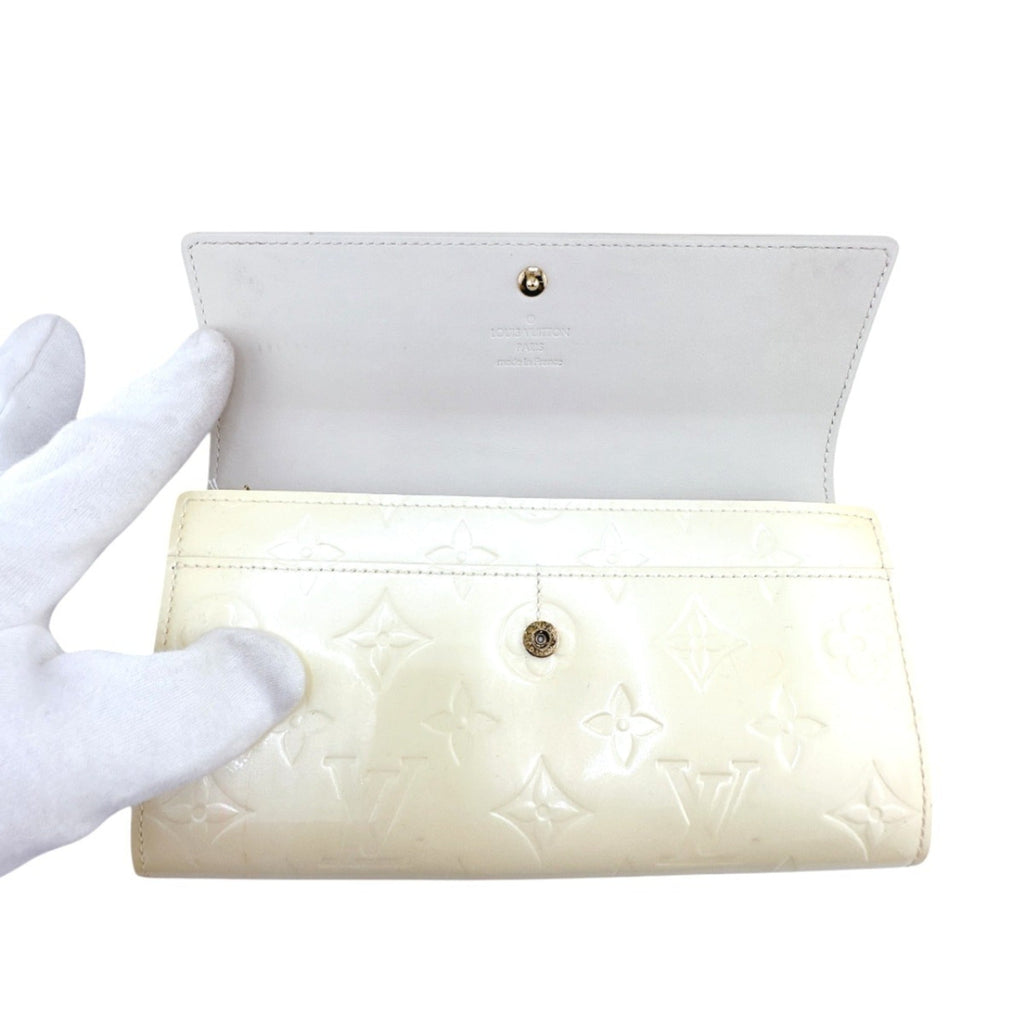 Louis Vuitton Cream White Monogram Vernis Long Wallet (Tri-Fold)