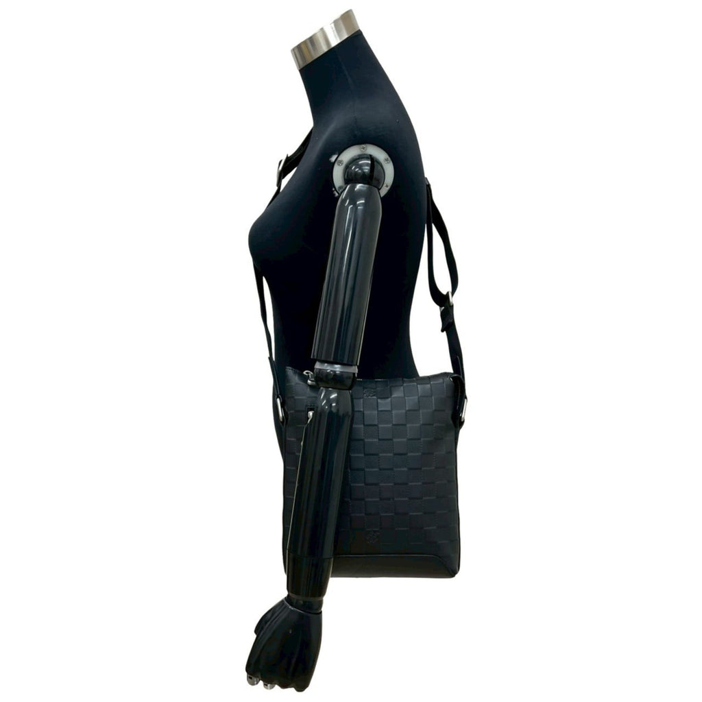 Louis Vuitton Black Leather Shoulder Bag