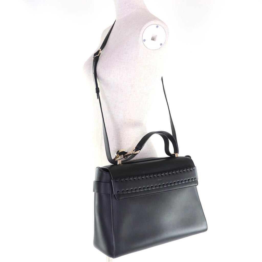 Chloé Black Leather Shoulder Bag (Pre-Owned)