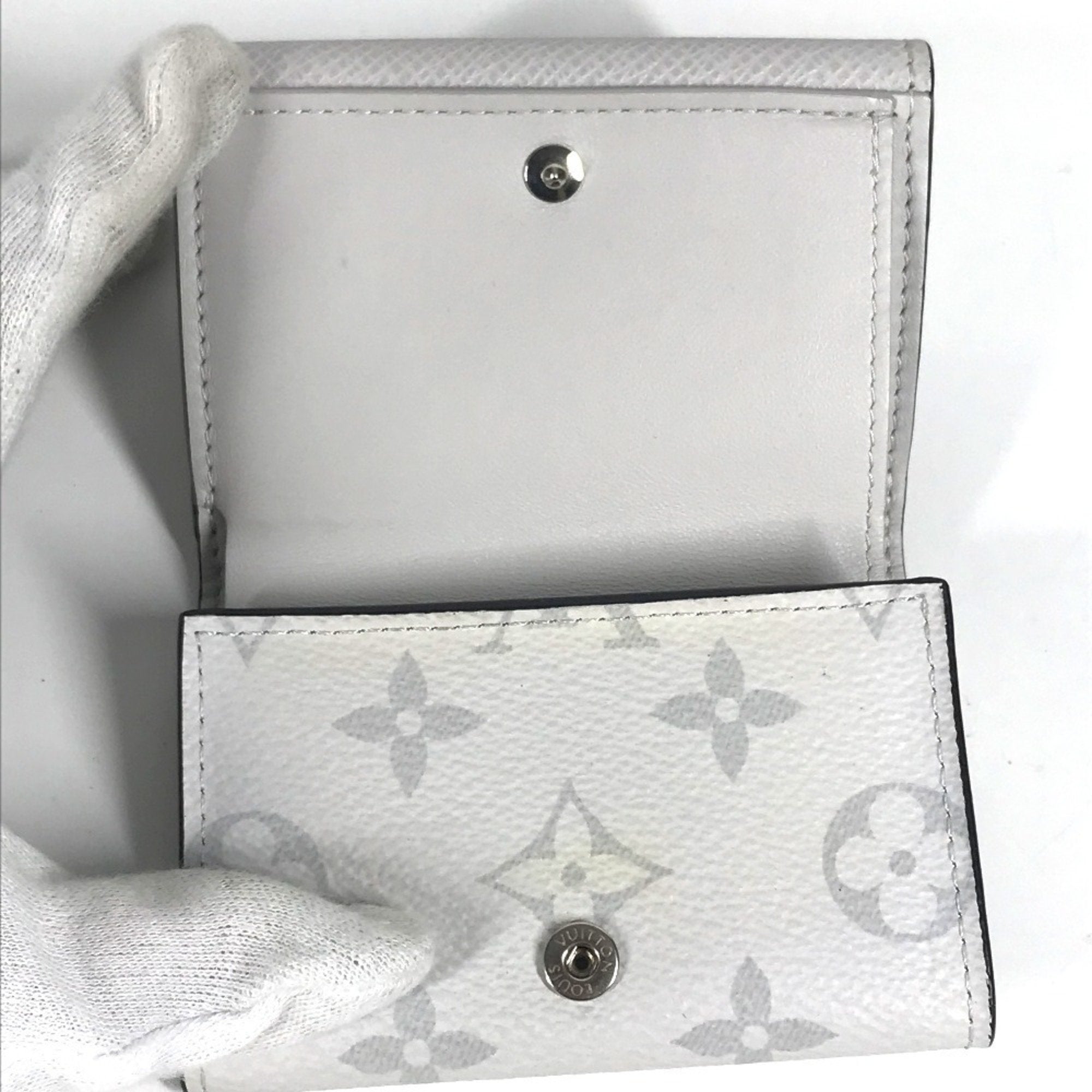 Louis Vuitton Taigarama Blanc White Taigarama Wallet (Tri-Fold)