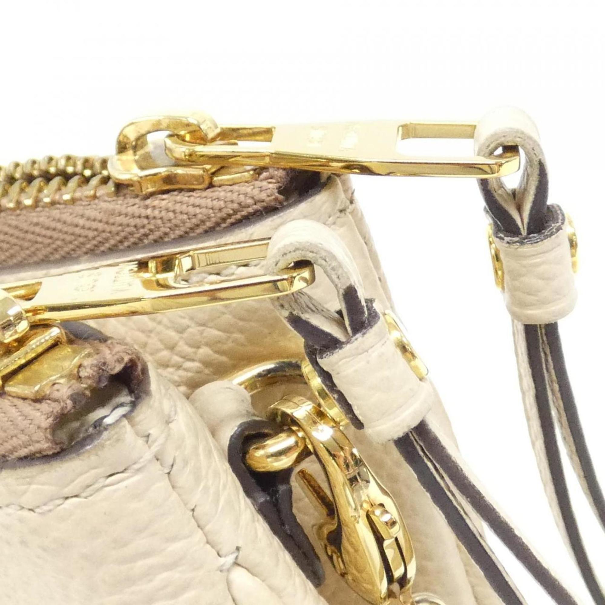 Louis Vuitton Cream Leather Pochette Shoulder Bag