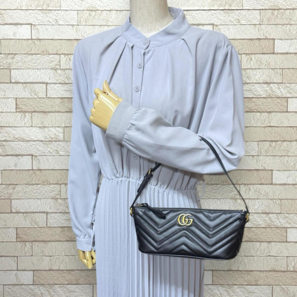 Gucci Black Leather Handbag (Pre-Owned)