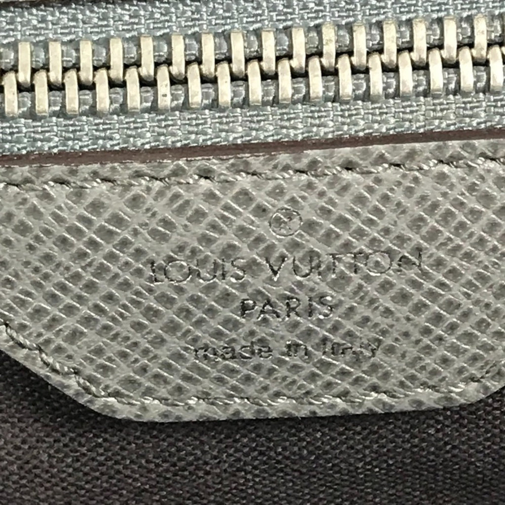Louis Vuitton Glacier Gray Taiga Leather Briefcase Shoulder Bag