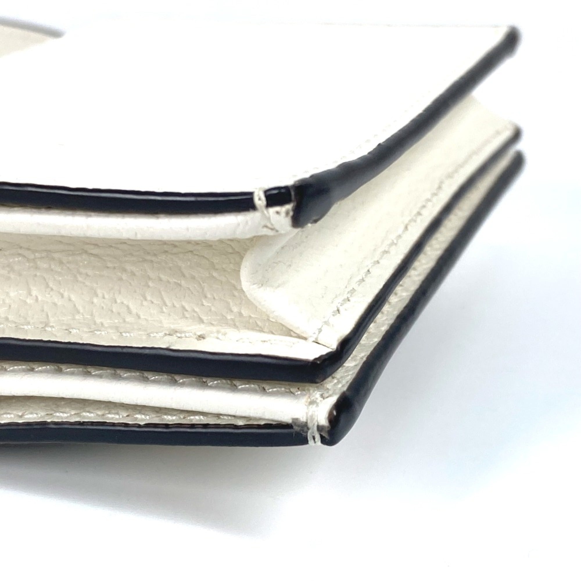 Gucci White Leather Wallet (Bi-Fold) (Pre-Owned)