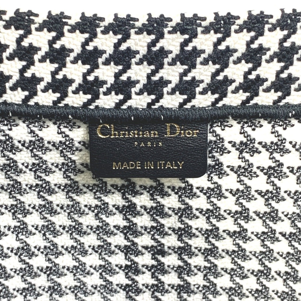 Christian Dior White Cloth Tote Bag (Pre-Owned)