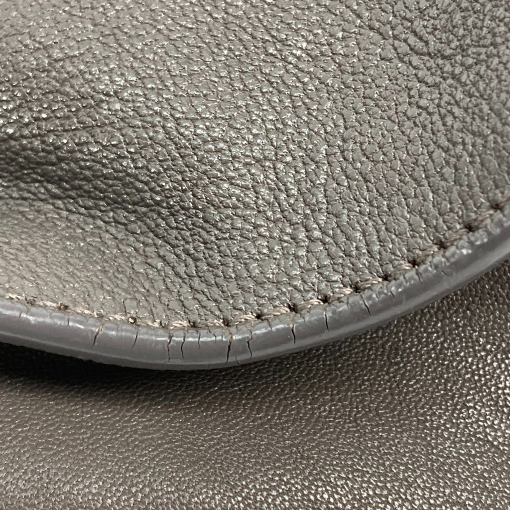 Yves Saint Laurent Gray Leather Handbag (Pre-Owned)