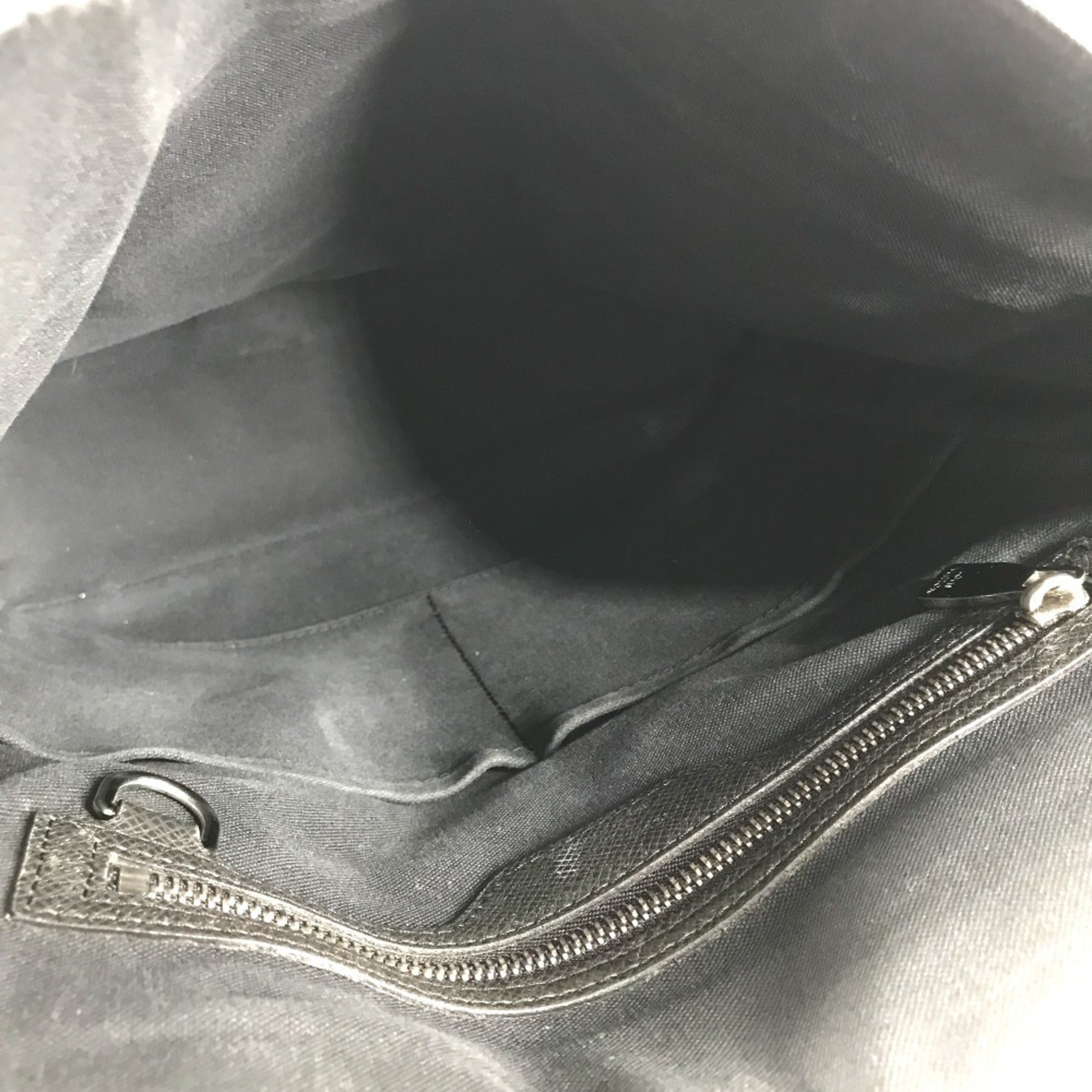 Louis Vuitton Ardoise Black Taiga Leather Leather Messenger Bag Shoulder Bag
