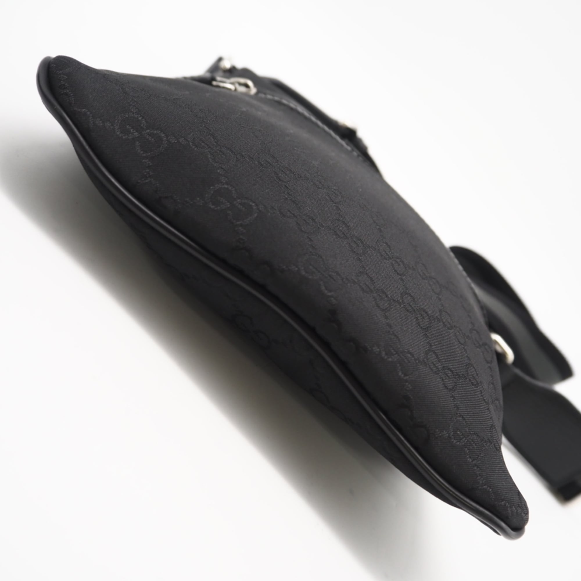 Gucci Black Gray Nylon Leather Shoulder Bag (Pre-Owned)