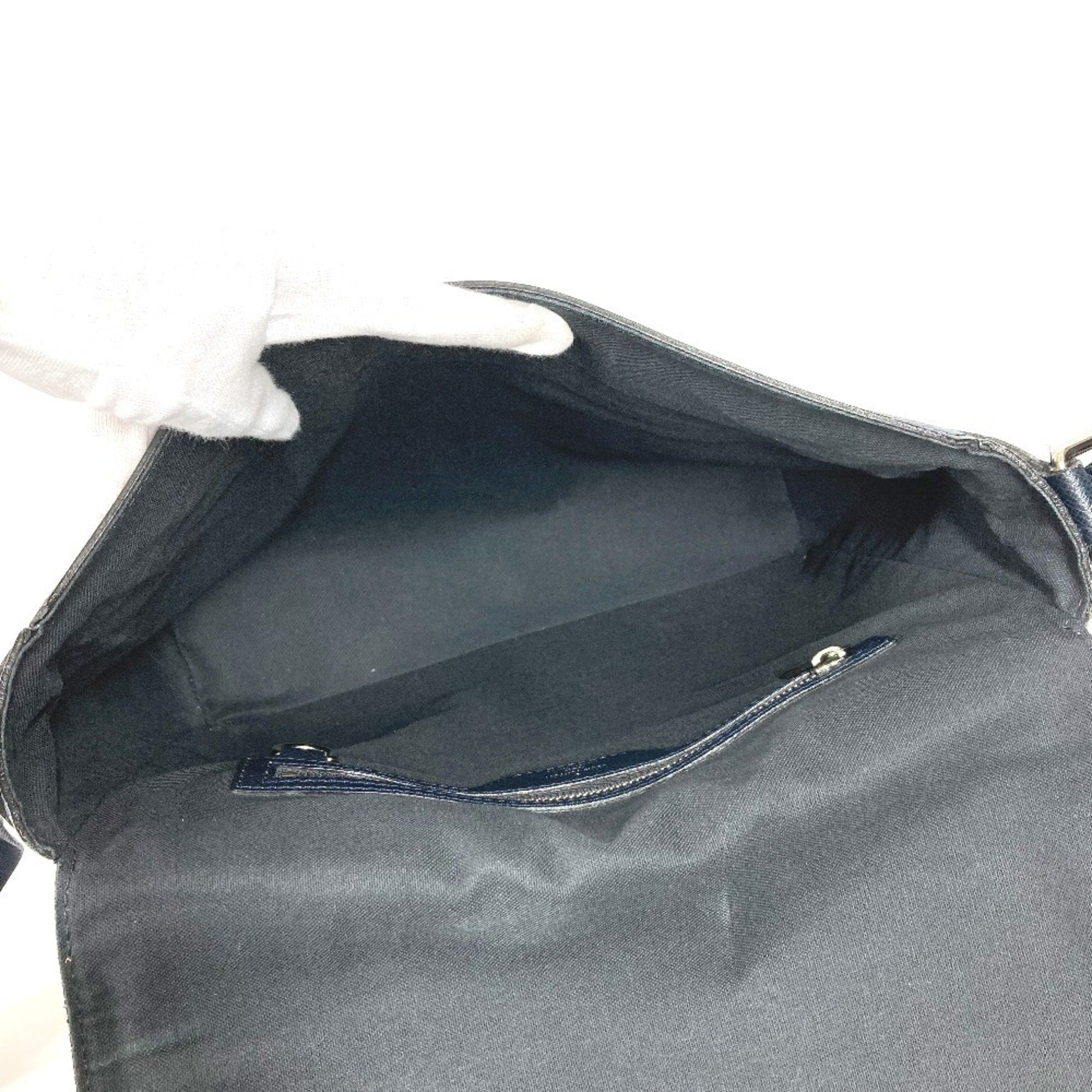 Louis Vuitton Boreal Galle Navy Taiga Leather Messenger Bag Shoulder Bag