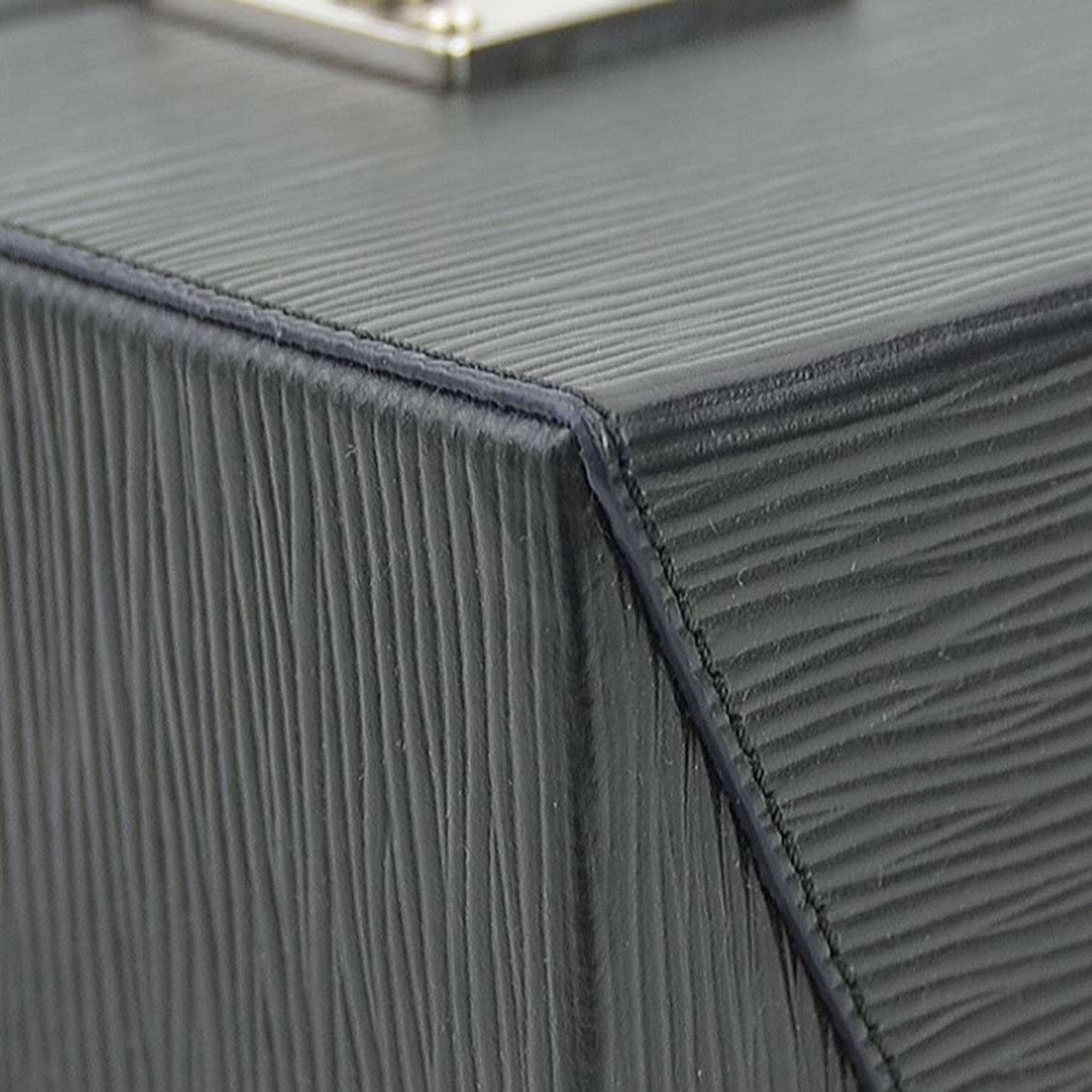 Louis Vuitton Noir Epi Leather Shoulder Bag Vanity Bag