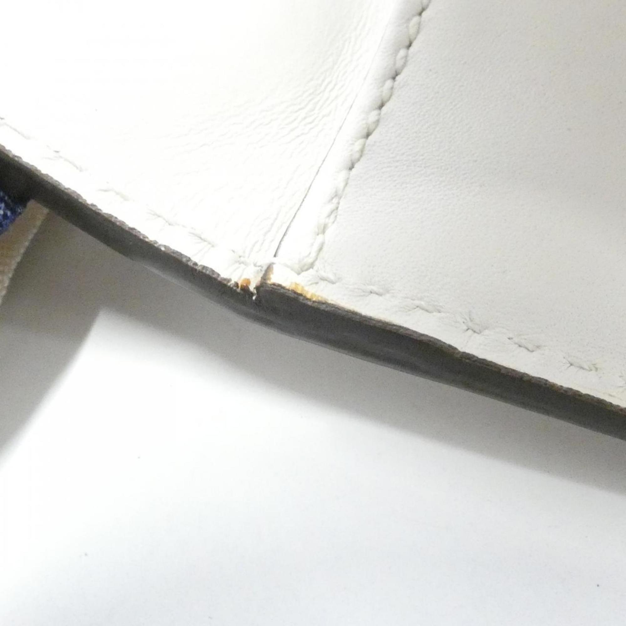 Gucci Off-White Leather Shoulder Bag (Pre-Owned)
