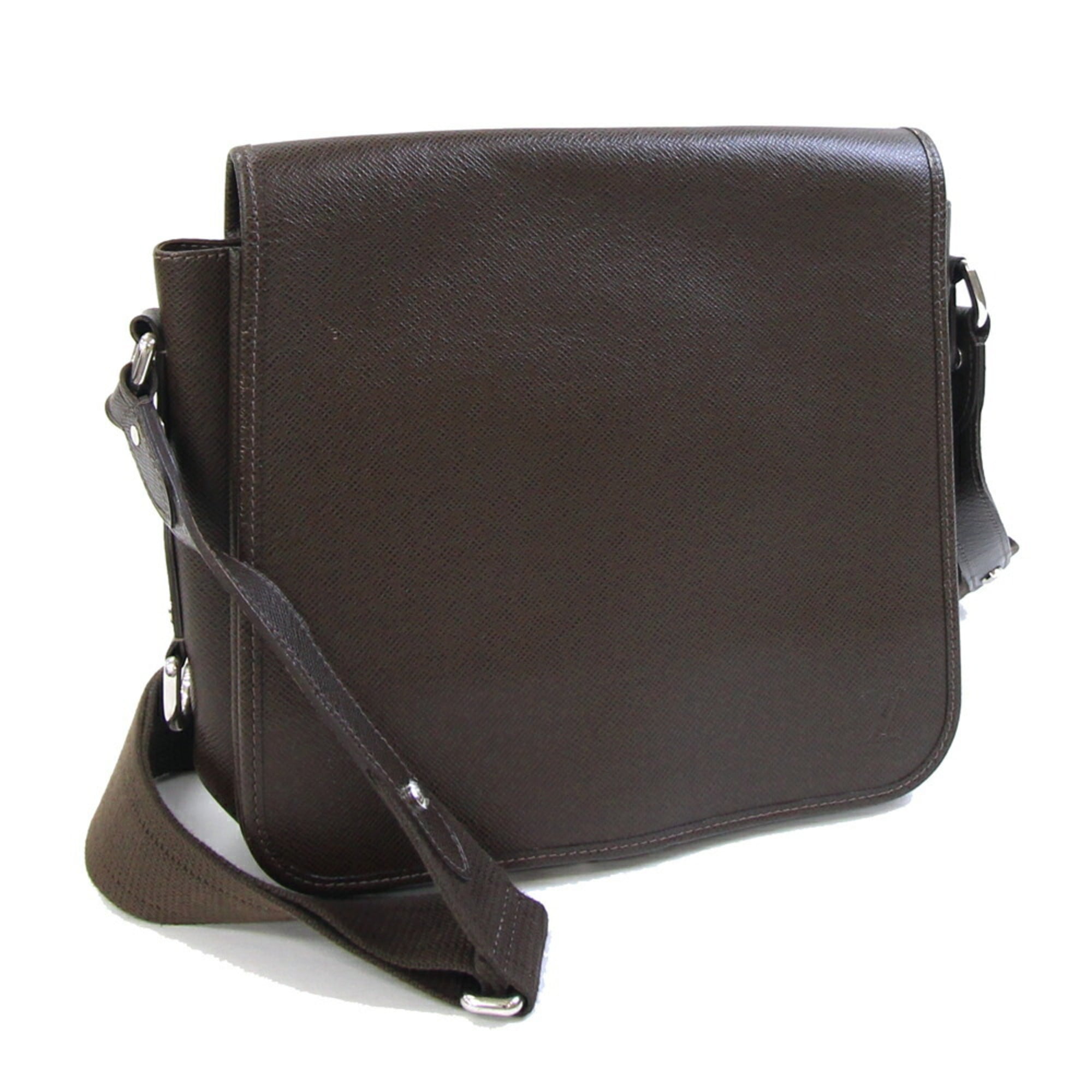 Louis Vuitton Taiga Brown Grizzly Taiga Leather Handbag Shoulder Bag