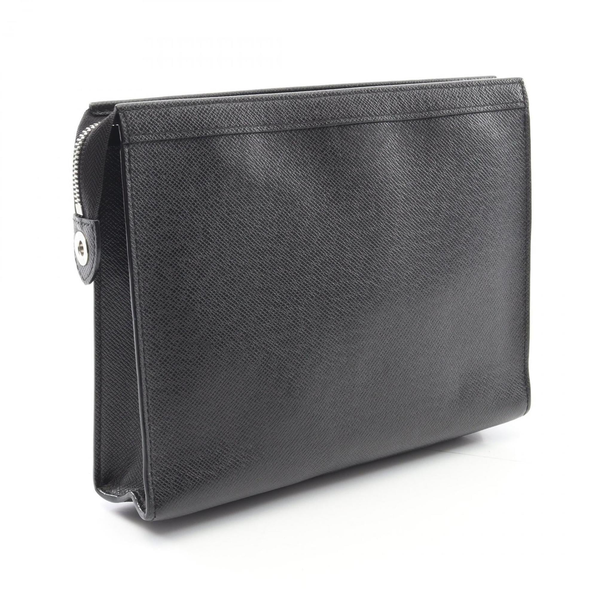 Louis Vuitton Taiga Black Taiga Leather Clutch Bag Pochette