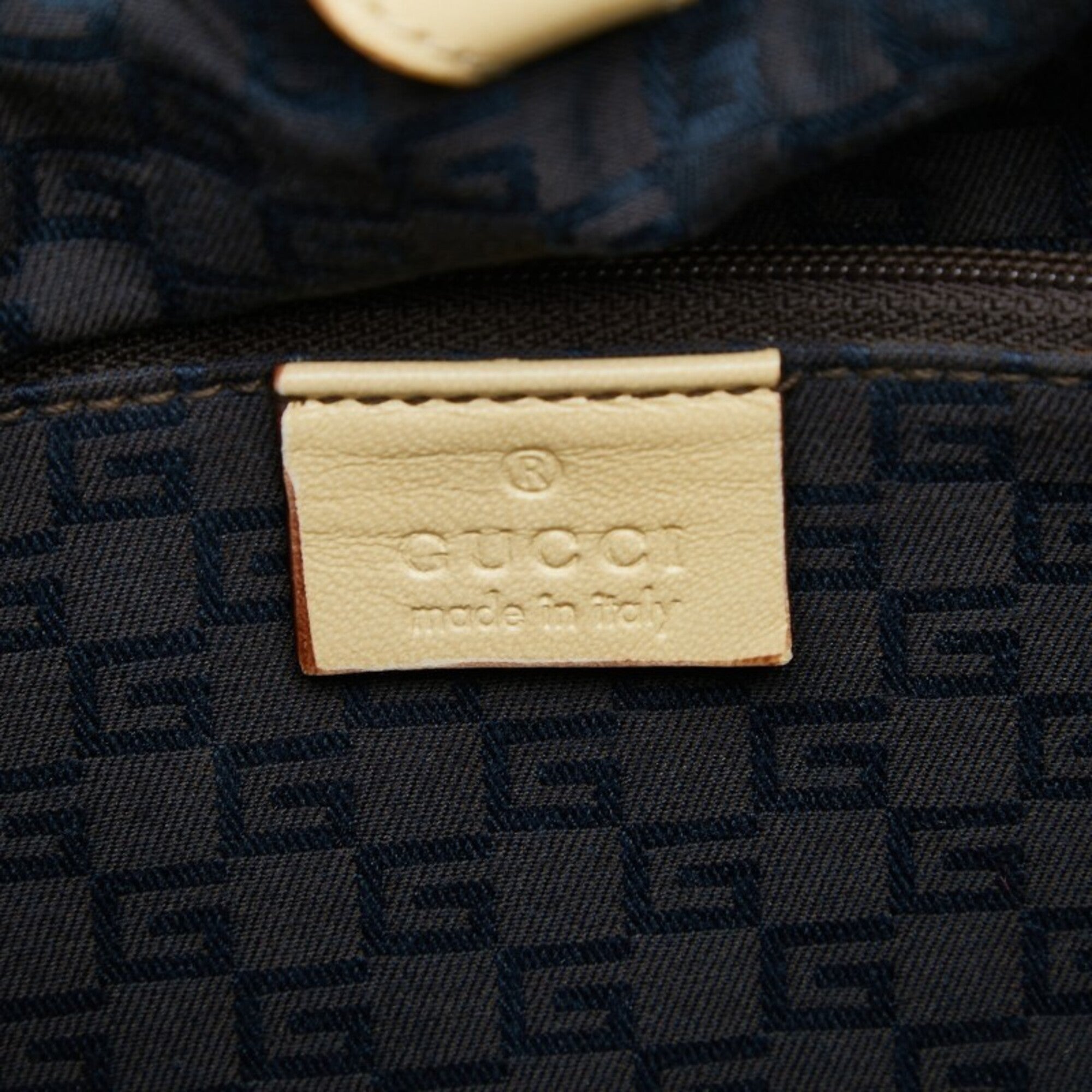 Gucci Ivory Leather Handbag (Pre-Owned)