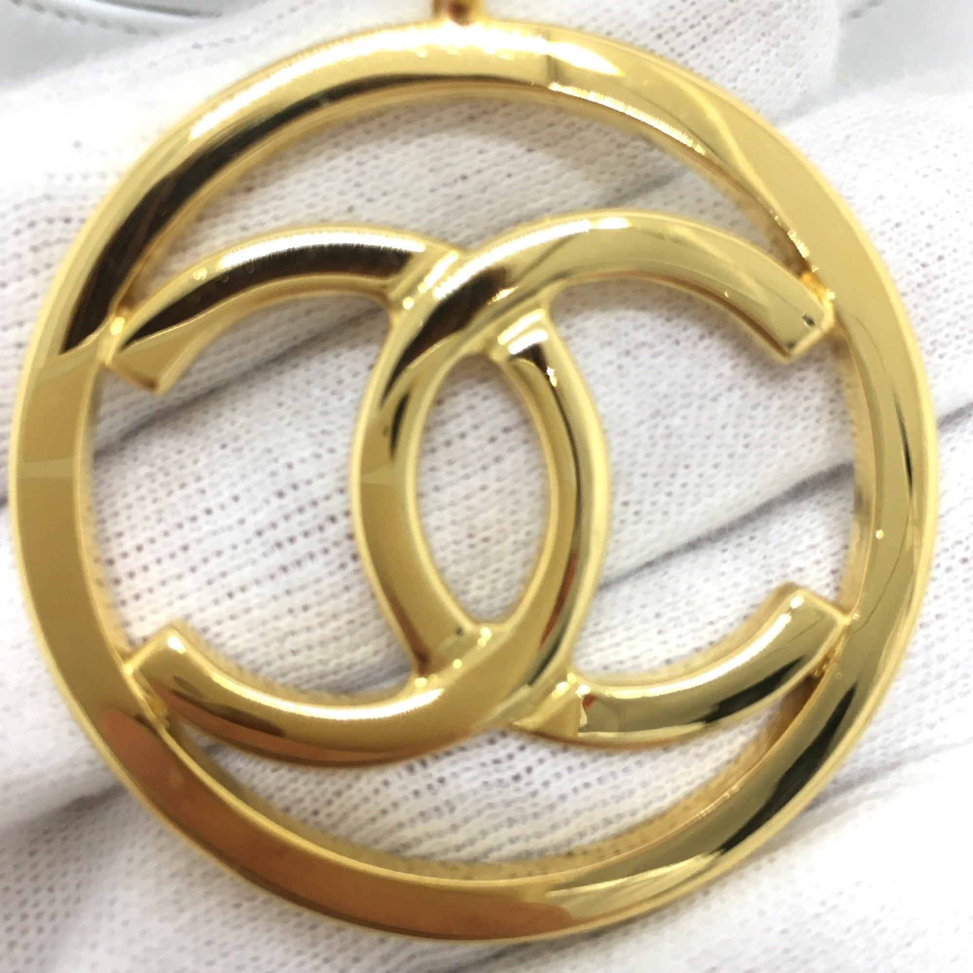 Chanel White Leather Shoulder Bag