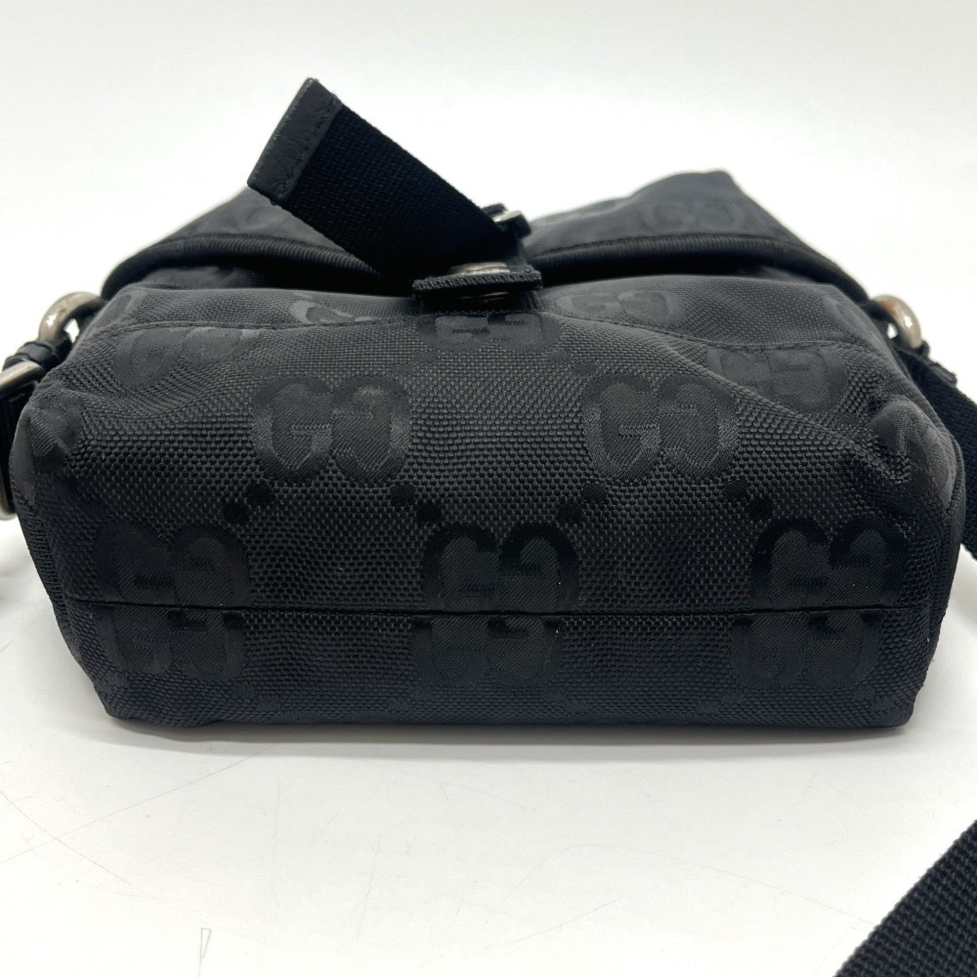 Gucci Black Nylon Leather Handbag Shoulder Bag (Pre-Owned)