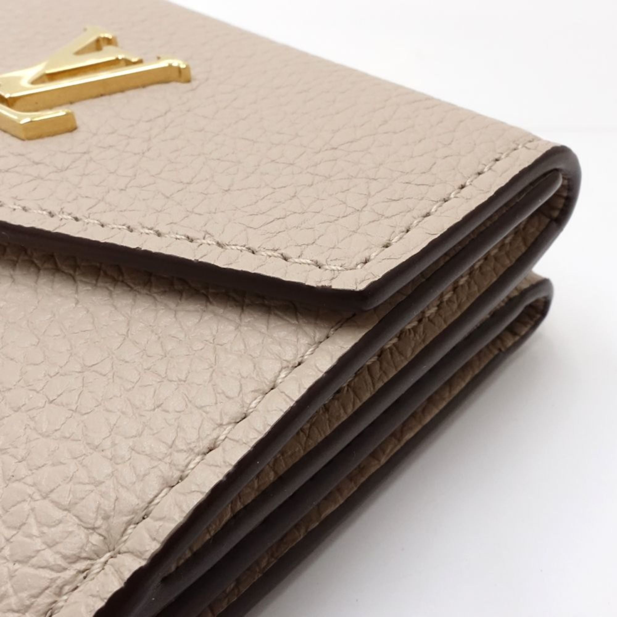 Louis Vuitton Grayish Leather Wallet (Tri-Fold)