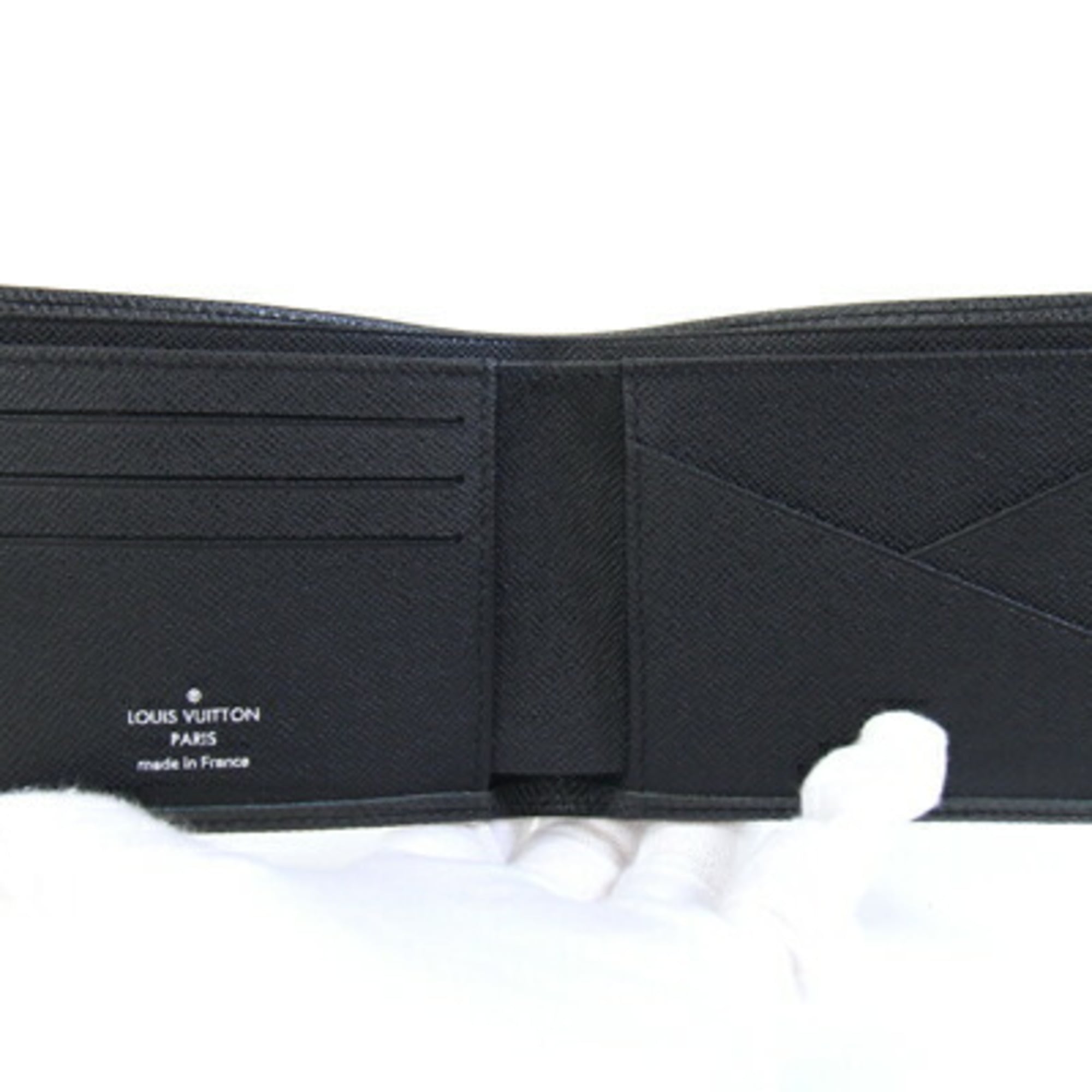 Louis Vuitton Noir Taiga Leather Leather Bill Wallet